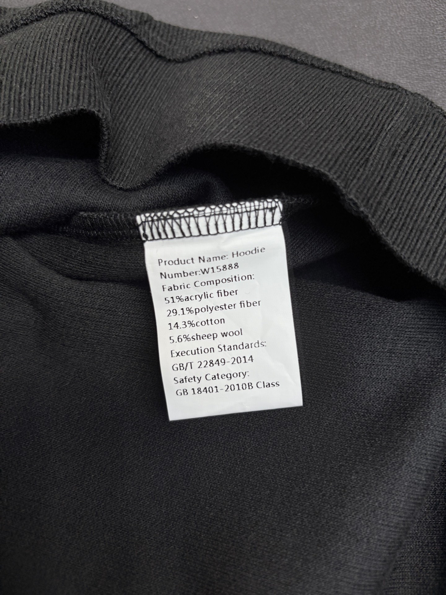 lP🆕诺悠翩雅，2025秋冬男款羊毛混纺连帽卫衣，简约大方的版型、前幅插兜设计（绵羊毛 棉 聚酯纤维 腈