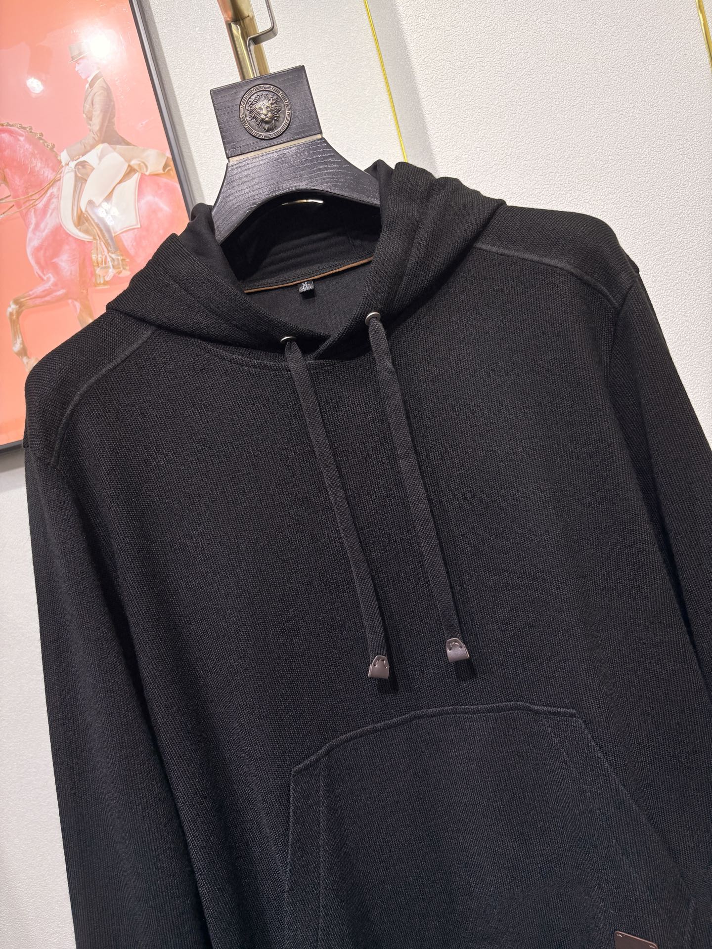 lP🆕诺悠翩雅，2025秋冬男款羊毛混纺连帽卫衣，简约大方的版型、前幅插兜设计（绵羊毛 棉 聚酯纤维 腈