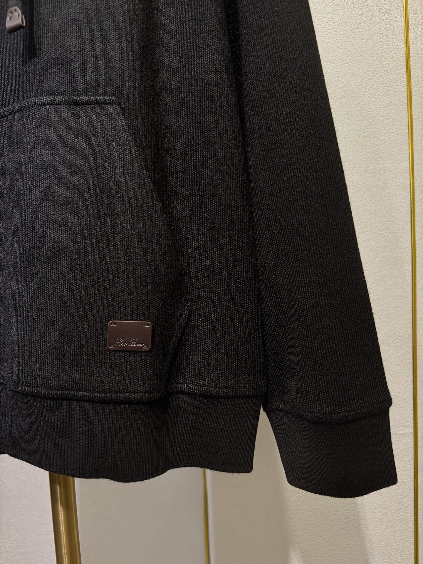 lP🆕诺悠翩雅，2025秋冬男款羊毛混纺连帽卫衣，简约大方的版型、前幅插兜设计（绵羊毛 棉 聚酯纤维 腈