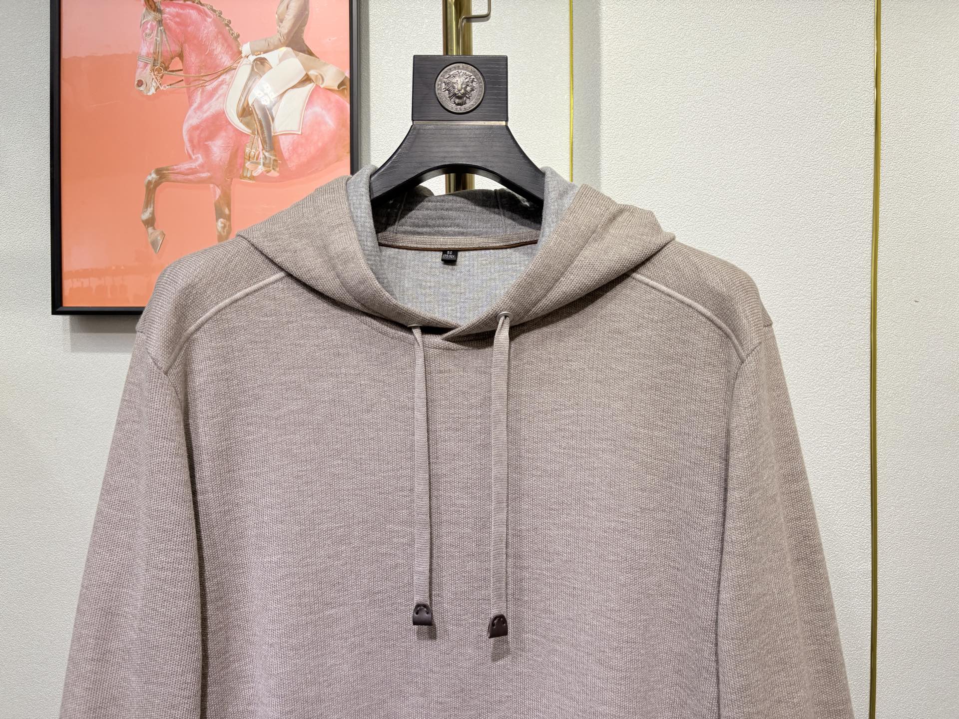 lP🆕诺悠翩雅，2025秋冬男款羊毛混纺连帽卫衣，简约大方的版型、前幅插兜设计（绵羊毛 棉 聚酯纤维 腈