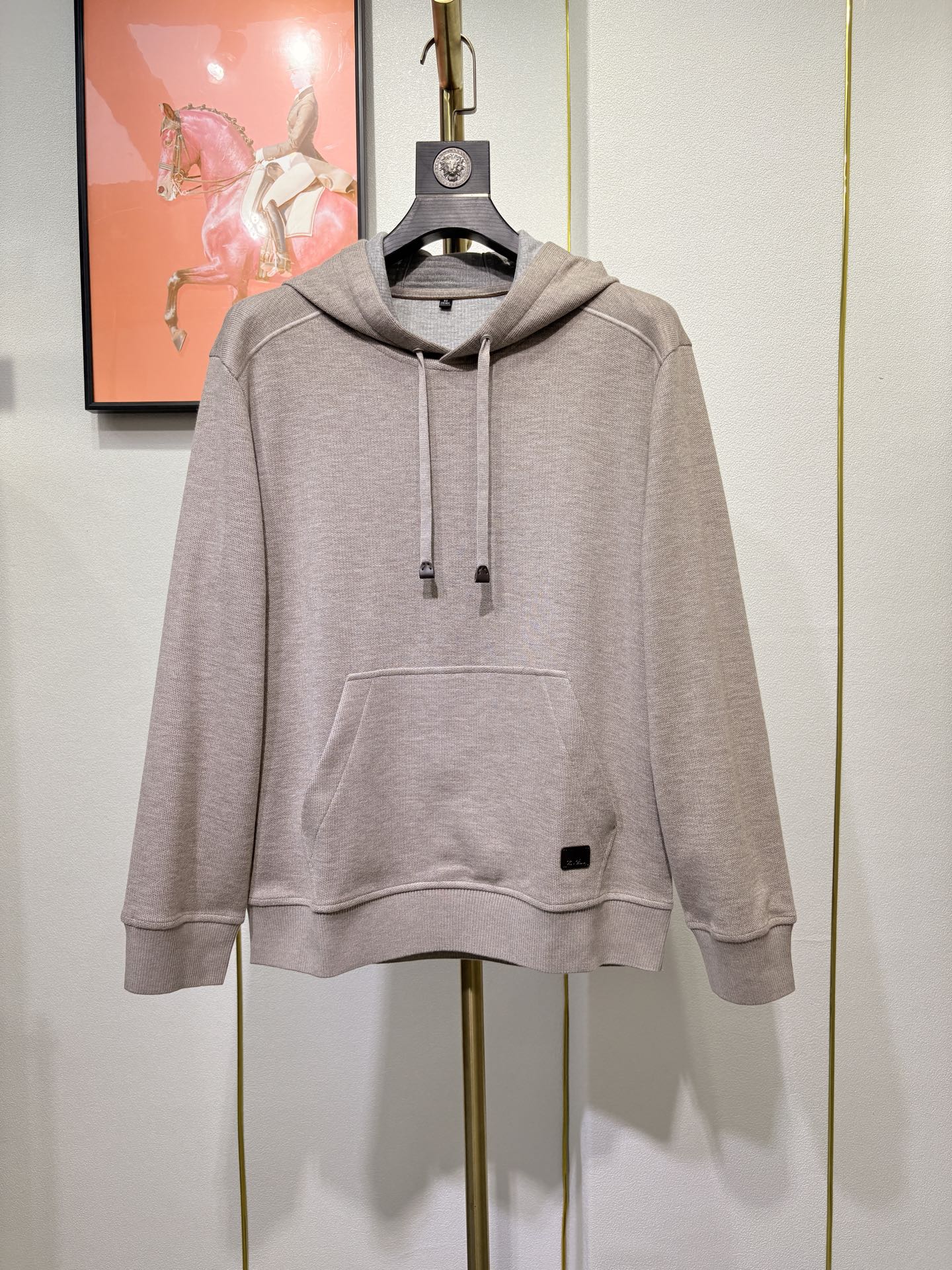 lP🆕诺悠翩雅，2025秋冬男款羊毛混纺连帽卫衣，简约大方的版型、前幅插兜设计（绵羊毛 棉 聚酯纤维 腈