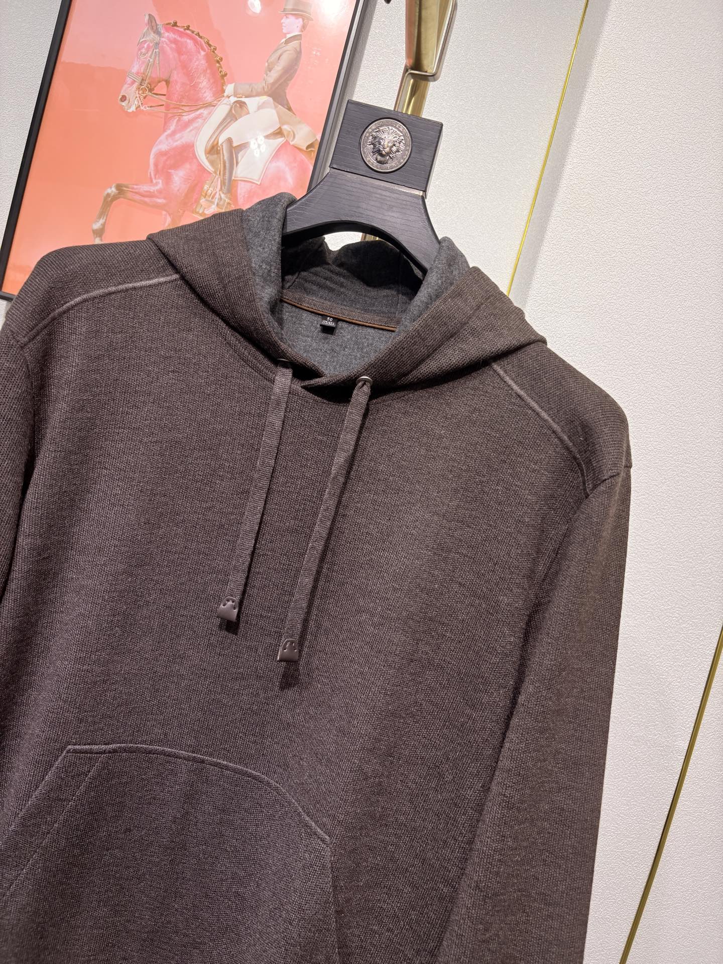 lP🆕诺悠翩雅，2025秋冬男款羊毛混纺连帽卫衣，简约大方的版型、前幅插兜设计（绵羊毛 棉 聚酯纤维 腈