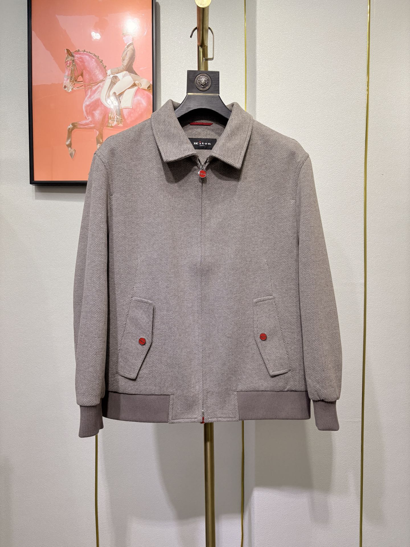 Kiton，2025新款男士商务休闲外套，经典翻领款，客供进口面料、开模定制五金、三标齐，定织定染工艺、
