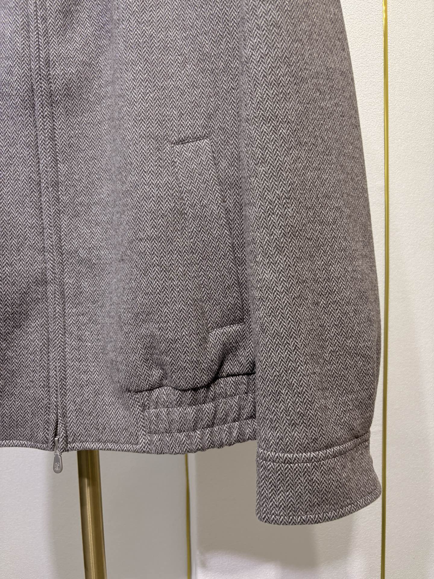 BC，2025男士新款立领商务休闲夹克外套，顶奢意大利进口羊毛混纺人字纹肌理面料，双头拉链门襟、三标齐、