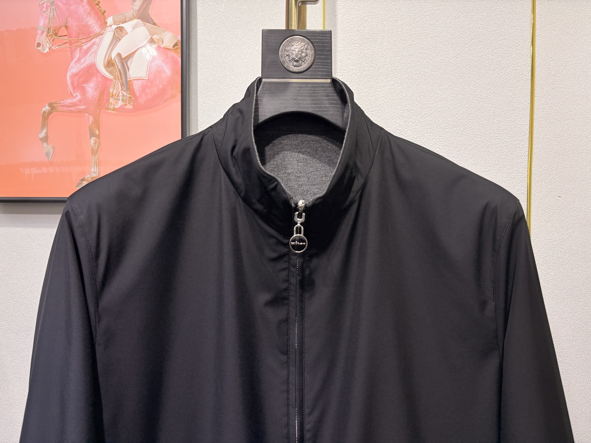 Kiton，2025双面穿立领夹克外套，100%聚酯纤维面料，67%聚酯纤维 6%羊绒 27粘胶纤维 混