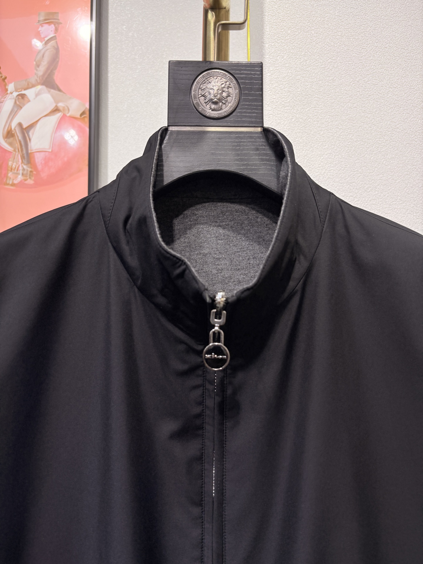 Kiton，2025双面穿立领夹克外套，100%聚酯纤维面料，67%聚酯纤维 6%羊绒 27粘胶纤维 混