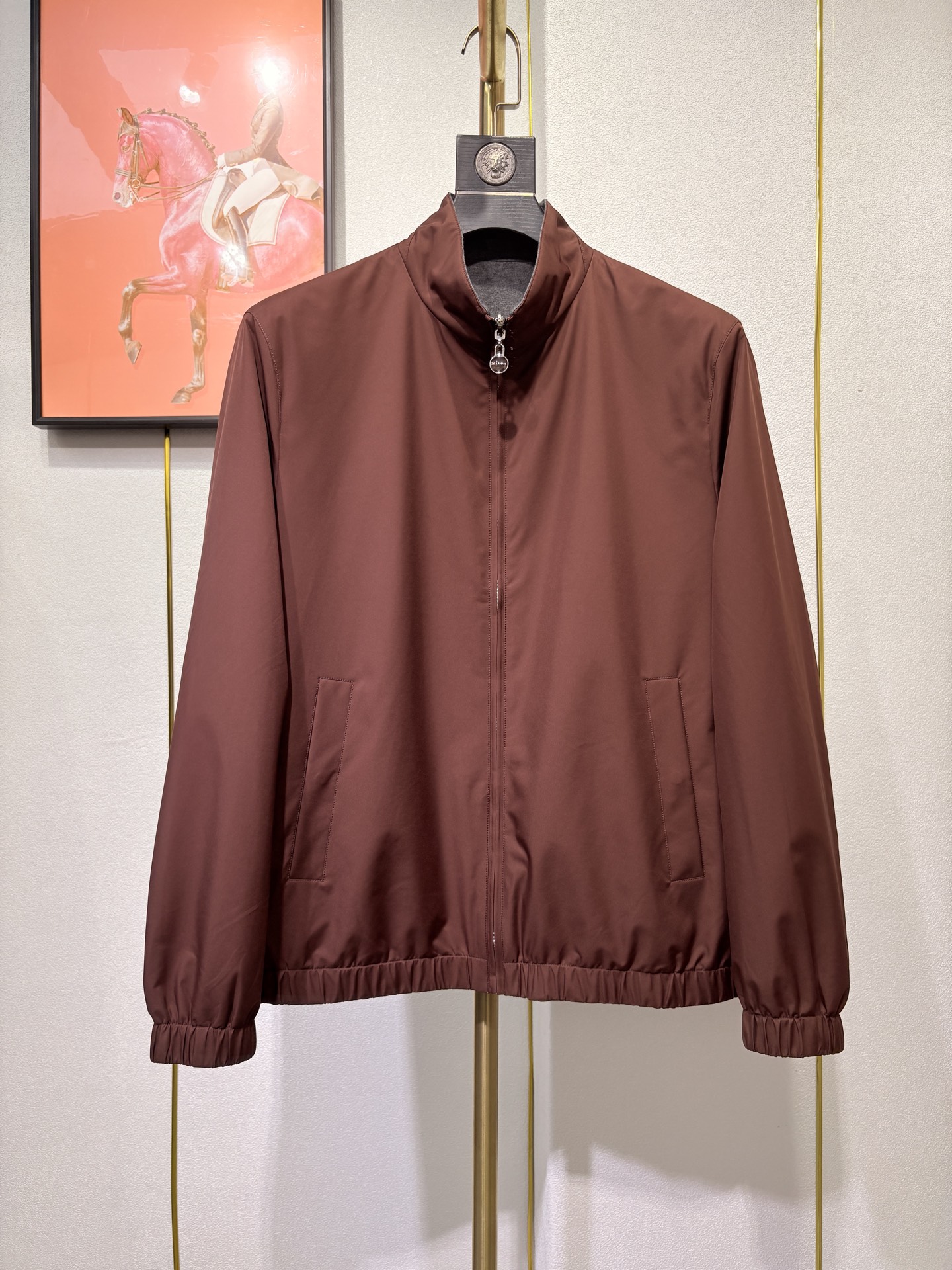 Kiton，2025双面穿立领夹克外套，100%聚酯纤维面料，67%聚酯纤维 6%羊绒 27粘胶纤维 混