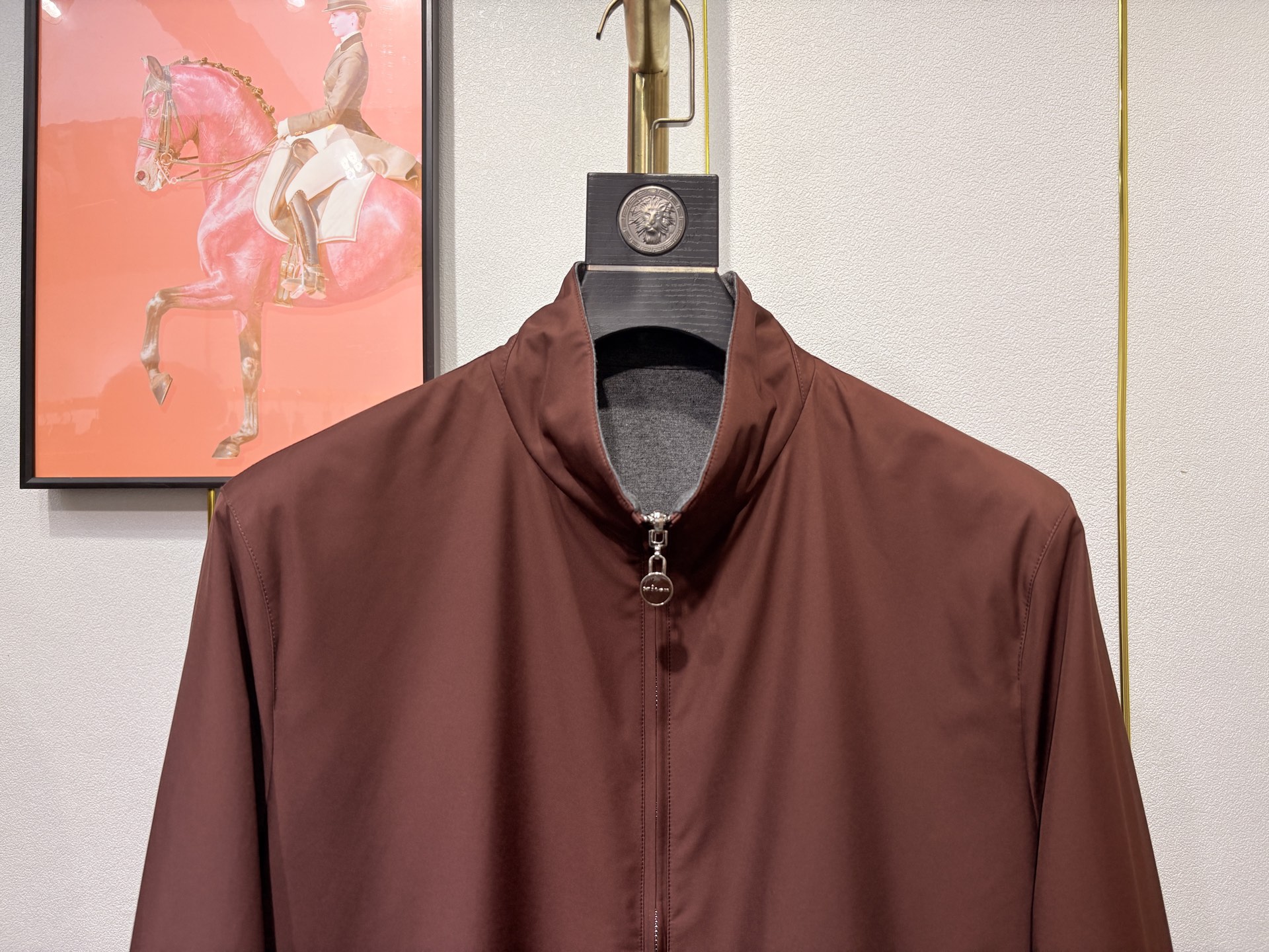 Kiton，2025双面穿立领夹克外套，100%聚酯纤维面料，67%聚酯纤维 6%羊绒 27粘胶纤维 混