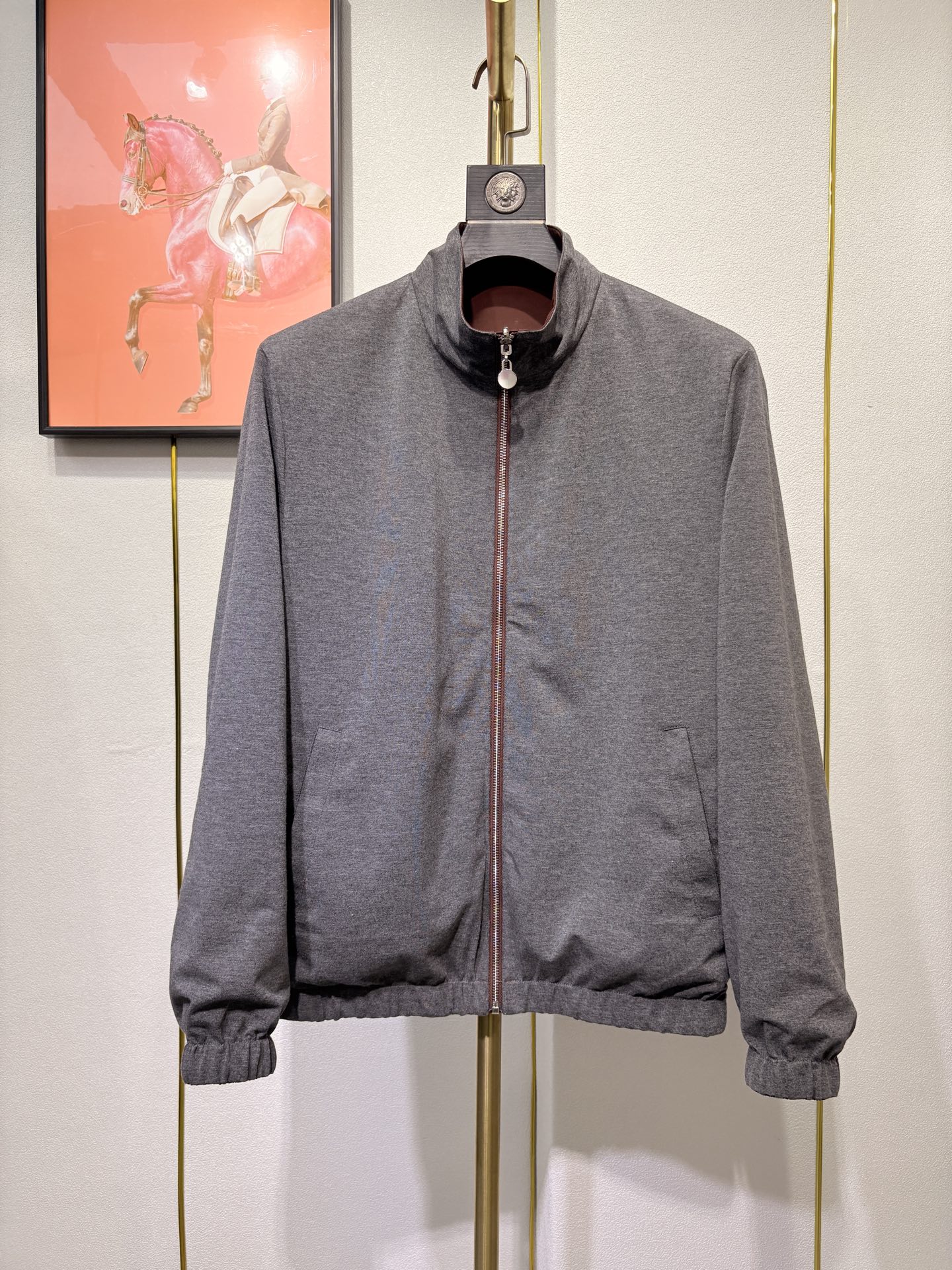 Kiton，2025双面穿立领夹克外套，100%聚酯纤维面料，67%聚酯纤维 6%羊绒 27粘胶纤维 混