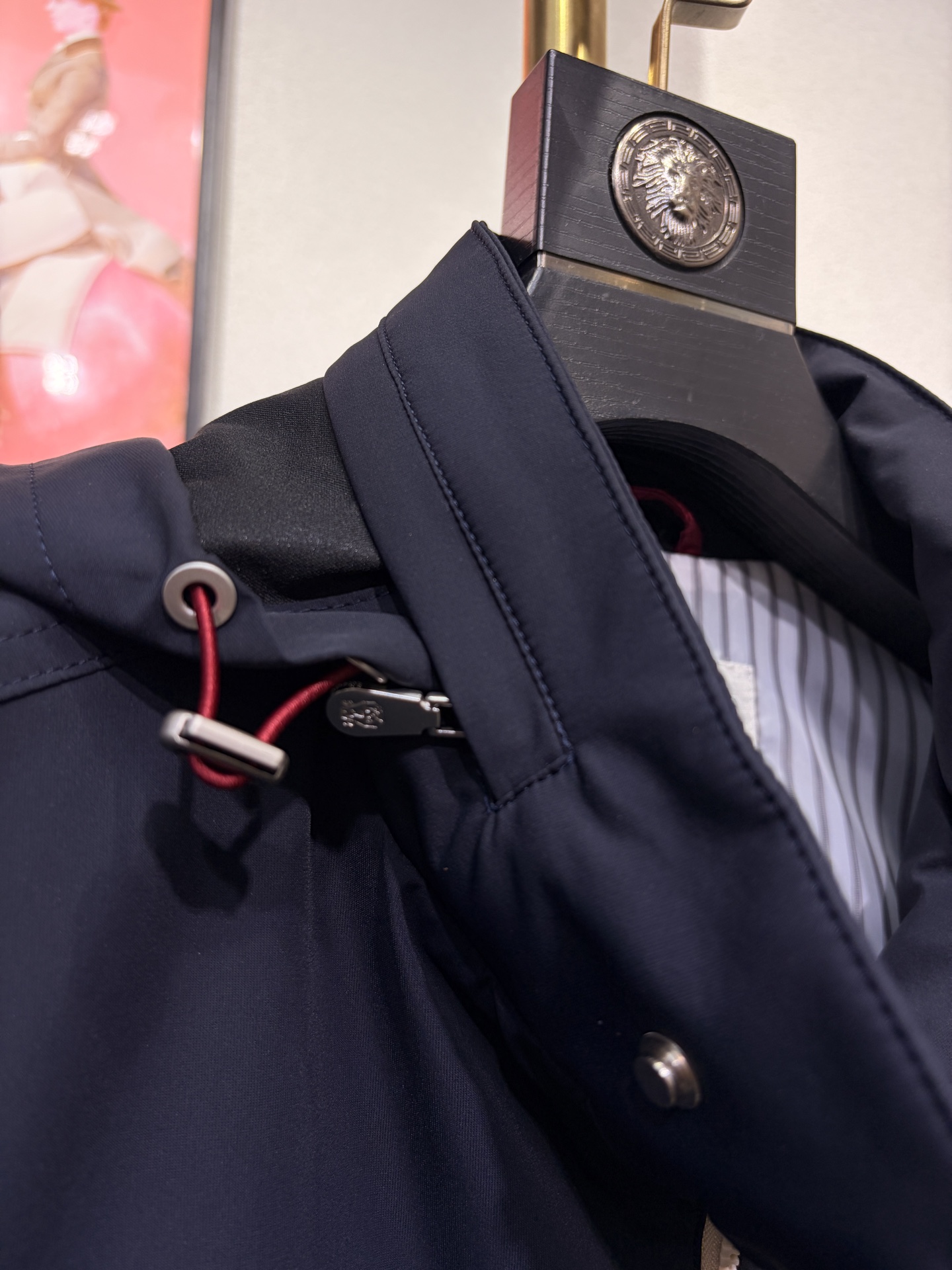 BC 2026春款 老钱风商务休闲立领夹克外套，开模定制五金配件 三标齐，尼龙 氨纶混纺面料，手感柔软细