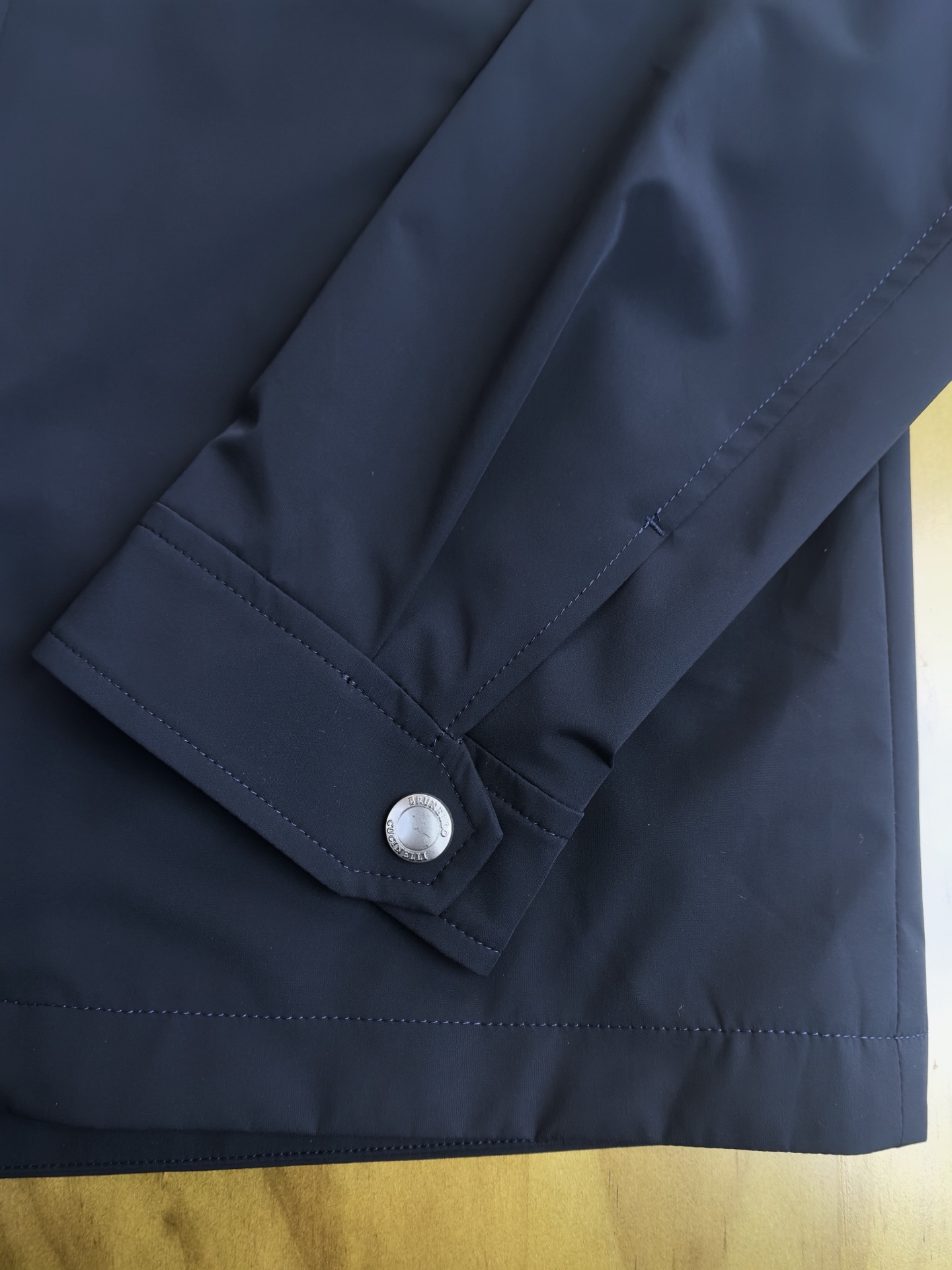 BC 2026春款 老钱风商务休闲立领夹克外套，开模定制五金配件 三标齐，尼龙 氨纶混纺面料，手感柔软细