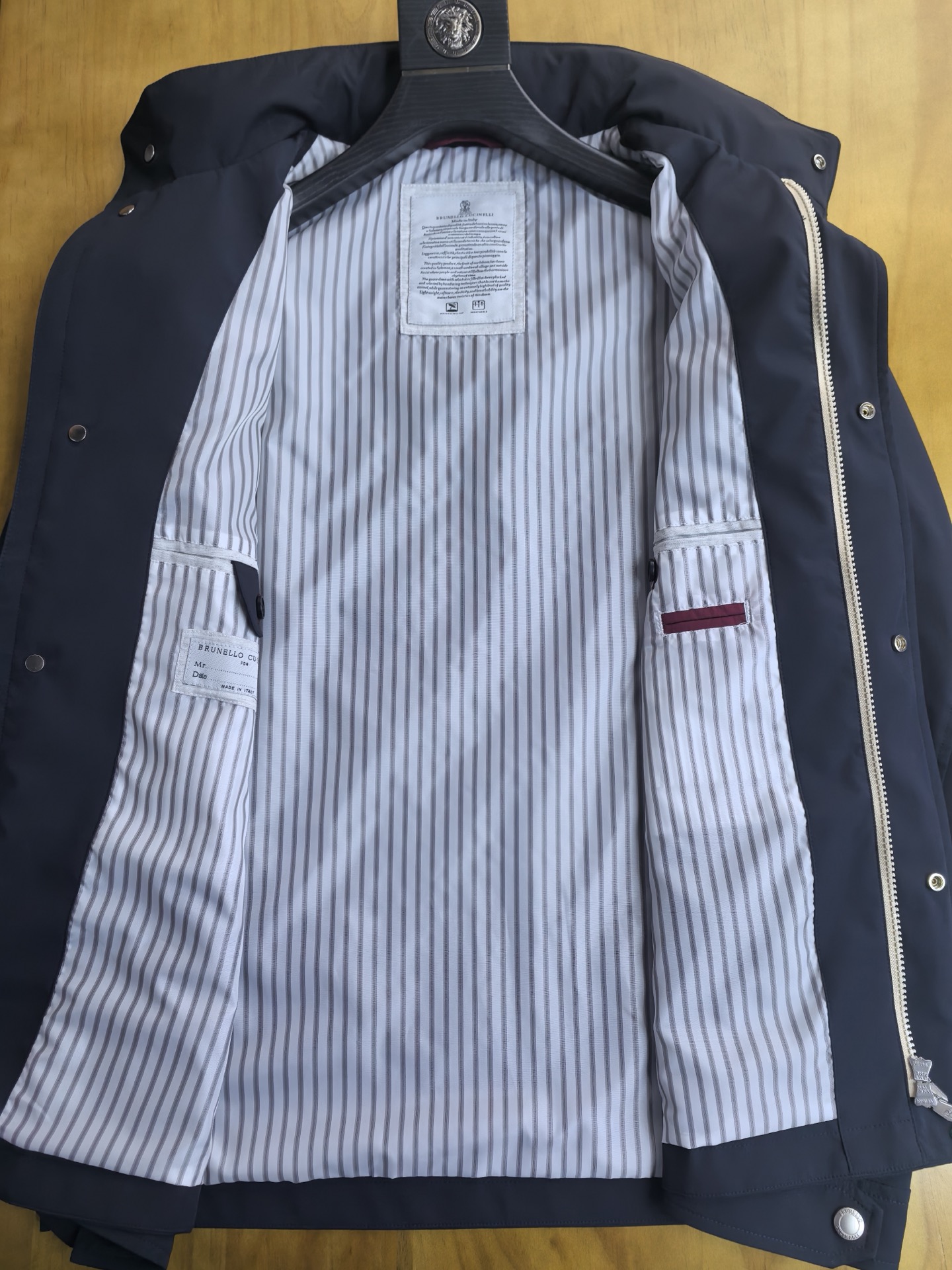 BC 2026春款 老钱风商务休闲立领夹克外套，开模定制五金配件 三标齐，尼龙 氨纶混纺面料，手感柔软细