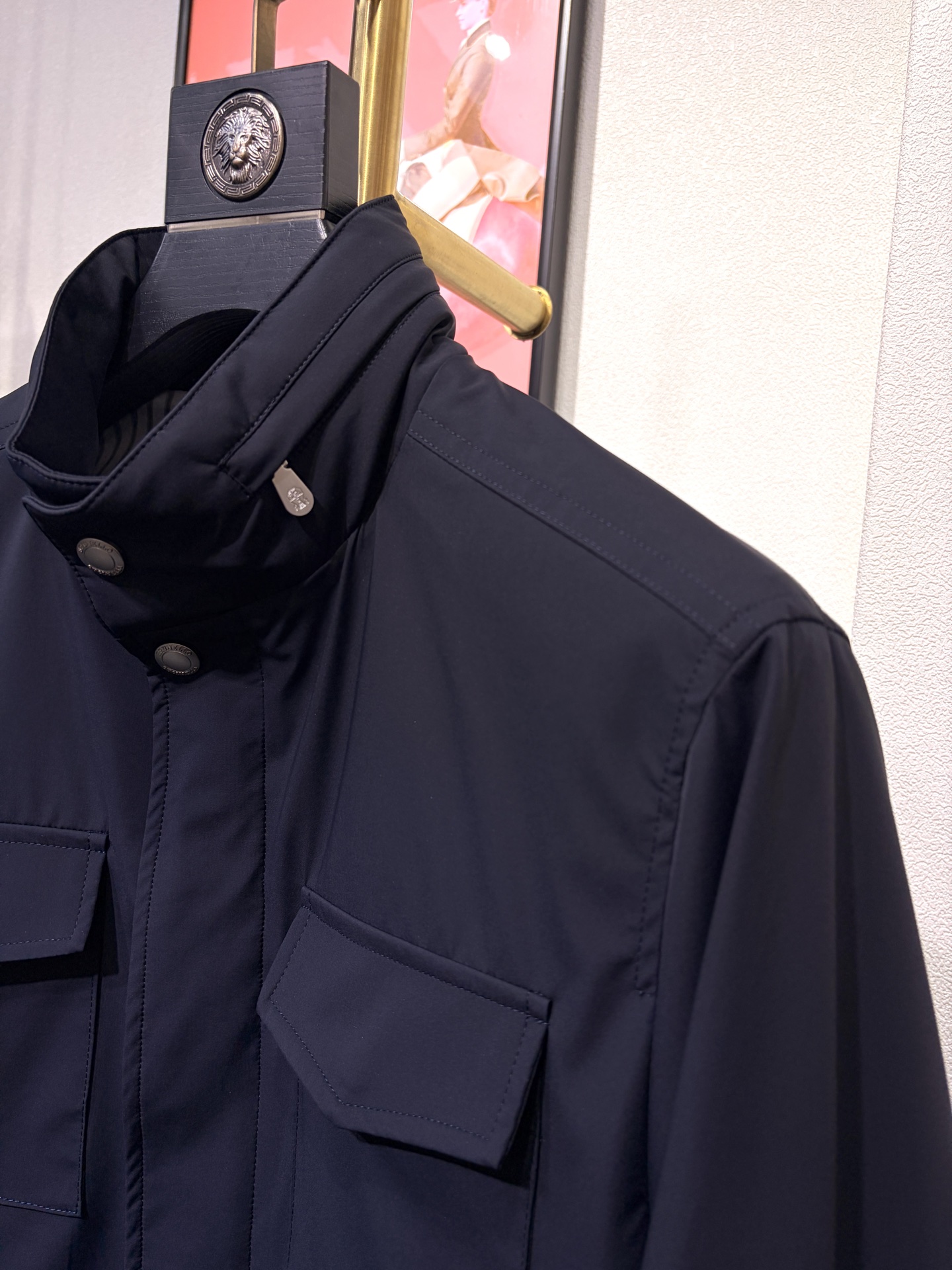 BC 2026春款 老钱风商务休闲立领夹克外套，开模定制五金配件 三标齐，尼龙 氨纶混纺面料，手感柔软细