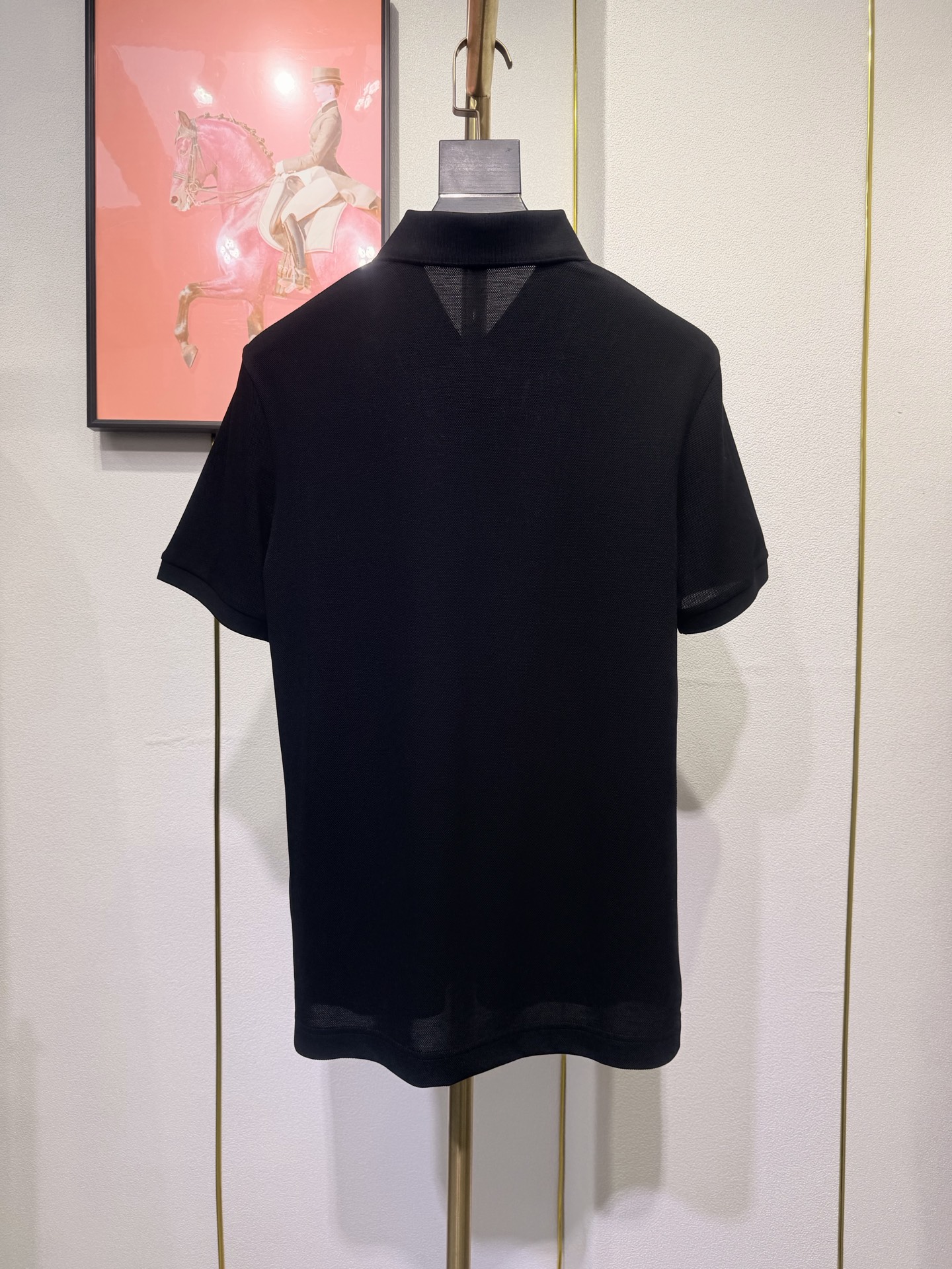 YSL，圣罗兰2026新款男士羊毛珠地Polo，于细节处见高端，采用高端羊毛珠地面料打造，兼顾柔软触感与