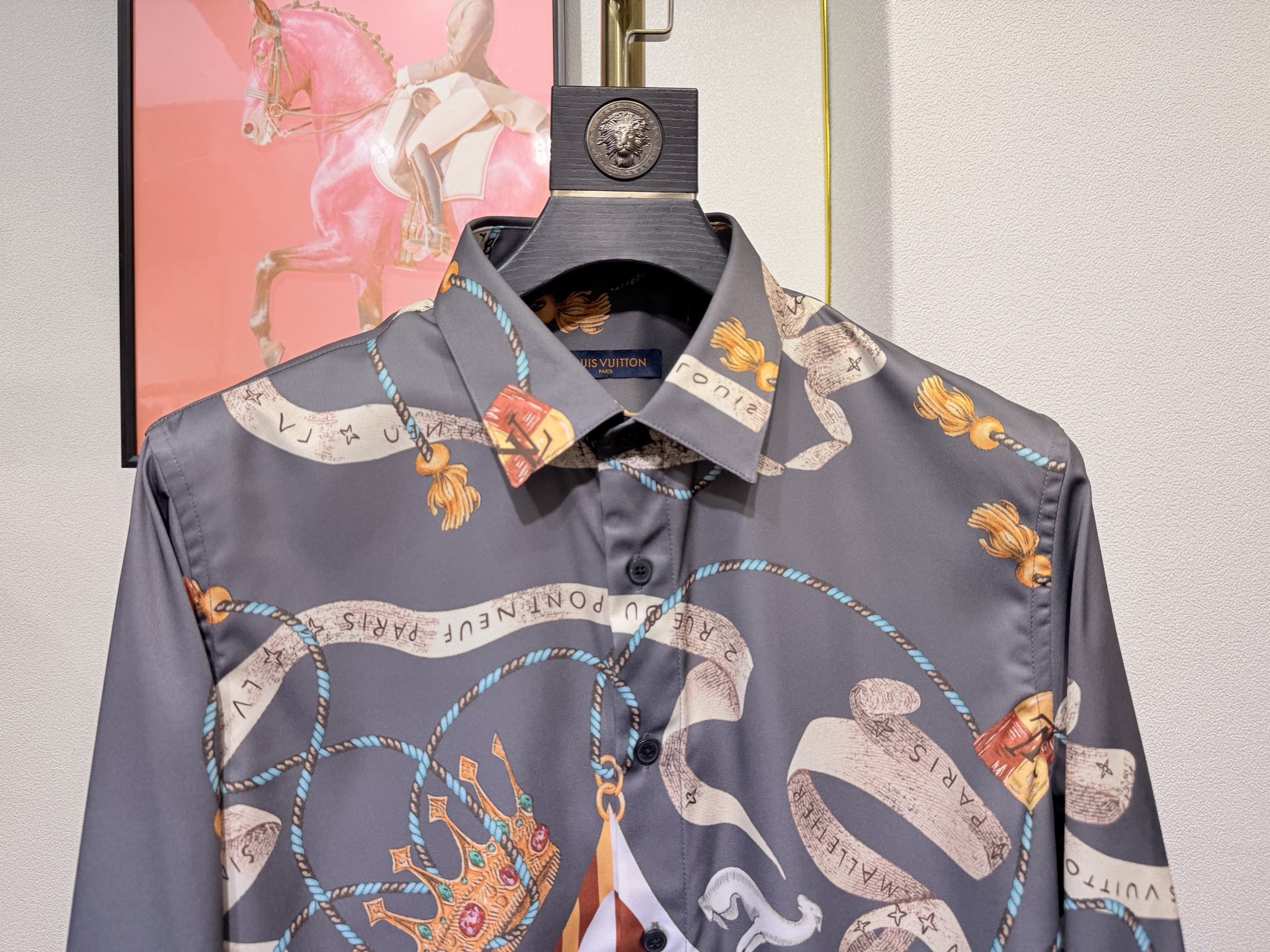 LV 新款独家专供新款男士休闲Polo衬衫，高端定制面料，高端版本，时尚百搭爆款，选用进口仿真丝面料，手