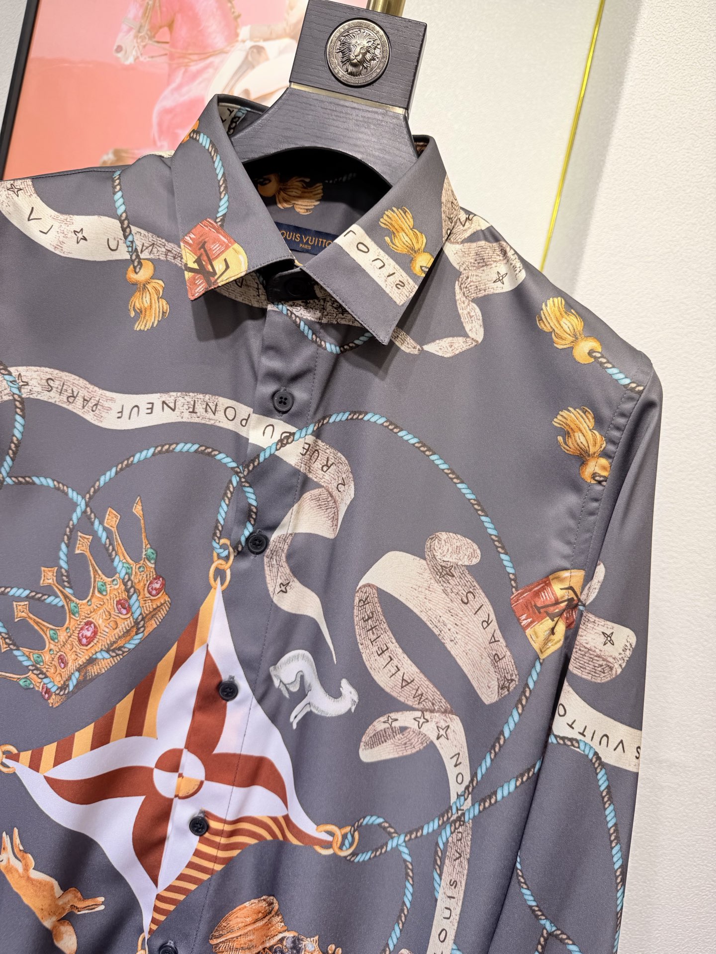 LV 新款独家专供新款男士休闲Polo衬衫，高端定制面料，高端版本，时尚百搭爆款，选用进口仿真丝面料，手