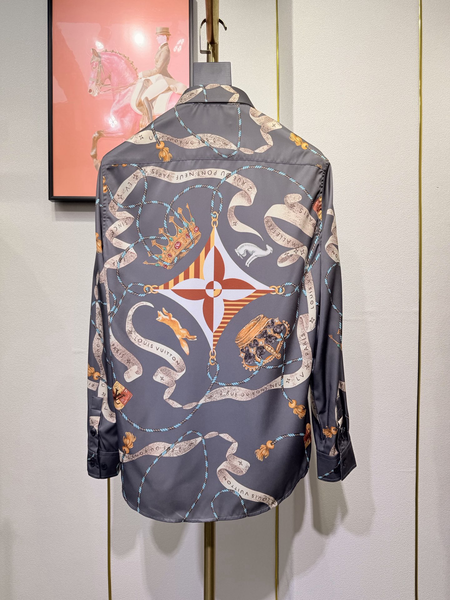 LV 新款独家专供新款男士休闲Polo衬衫，高端定制面料，高端版本，时尚百搭爆款，选用进口仿真丝面料，手