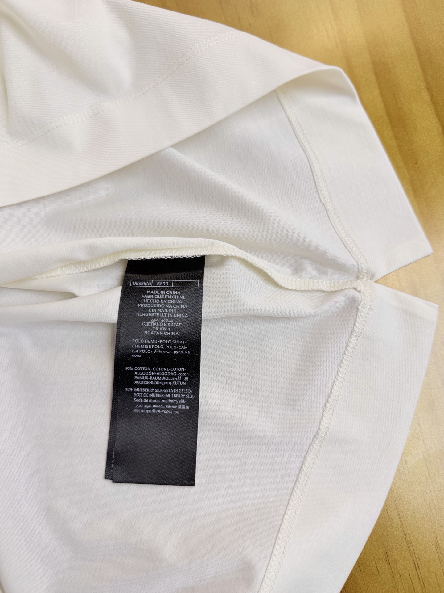 ZEGNA 杰尼亚2026新款男士标识短袖Polo衫，商务休闲翻领POLO恤.该款Polo衫采用桑蚕丝光