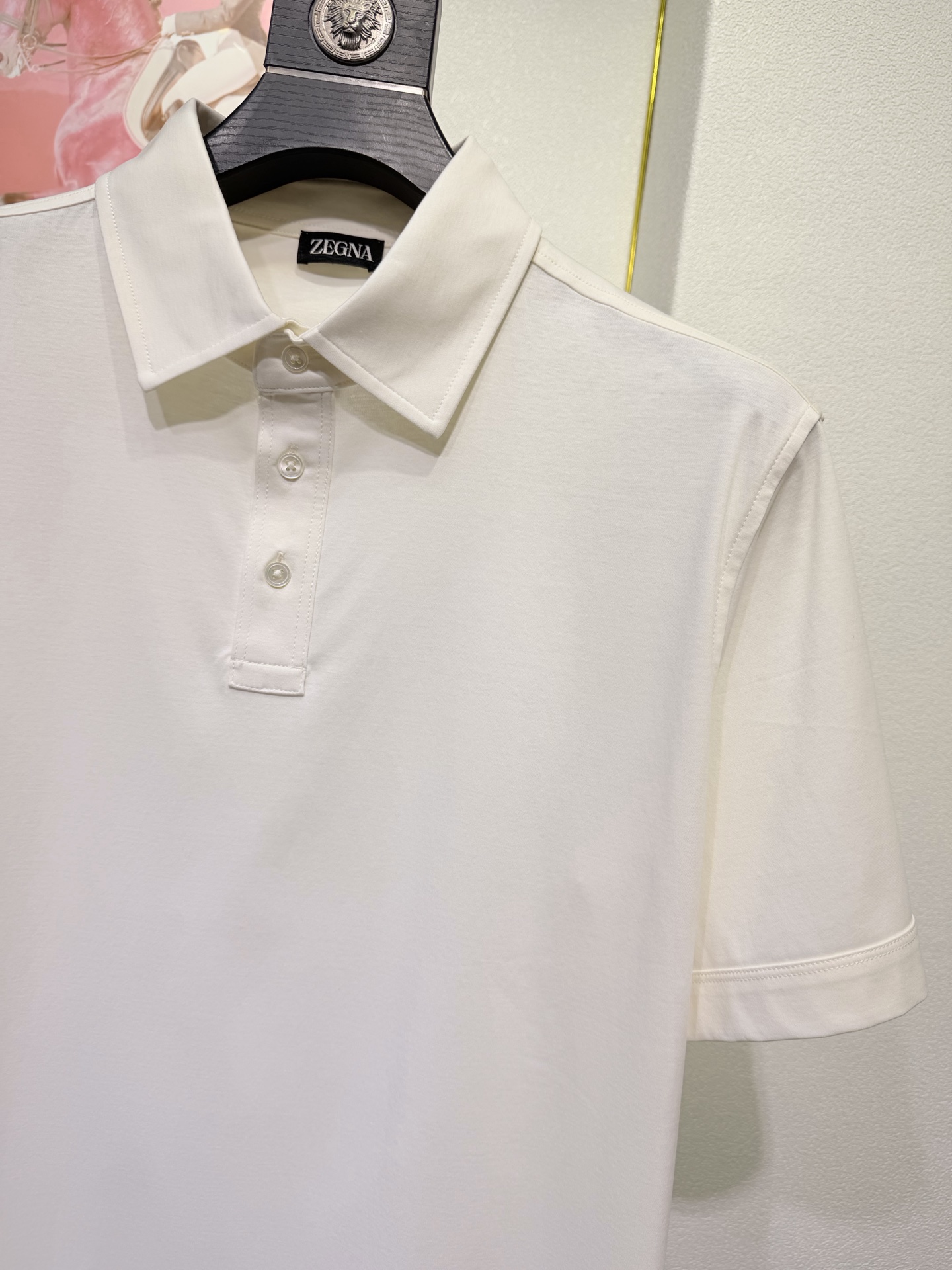 ZEGNA 杰尼亚2026新款男士标识短袖Polo衫，商务休闲翻领POLO恤.该款Polo衫采用桑蚕丝光