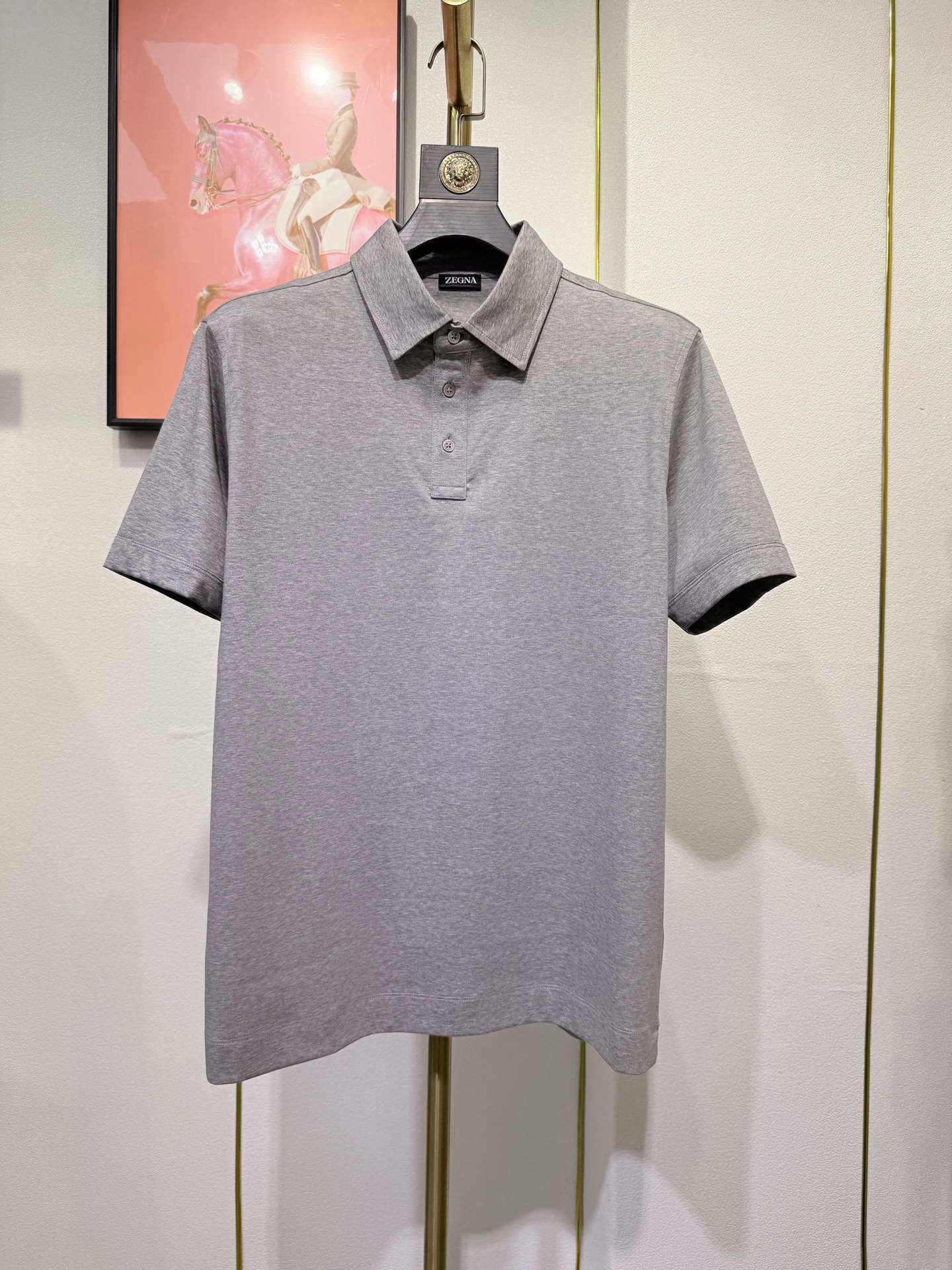 ZEGNA 杰尼亚2026新款男士标识短袖Polo衫，商务休闲翻领POLO恤.该款Polo衫采用桑蚕丝光