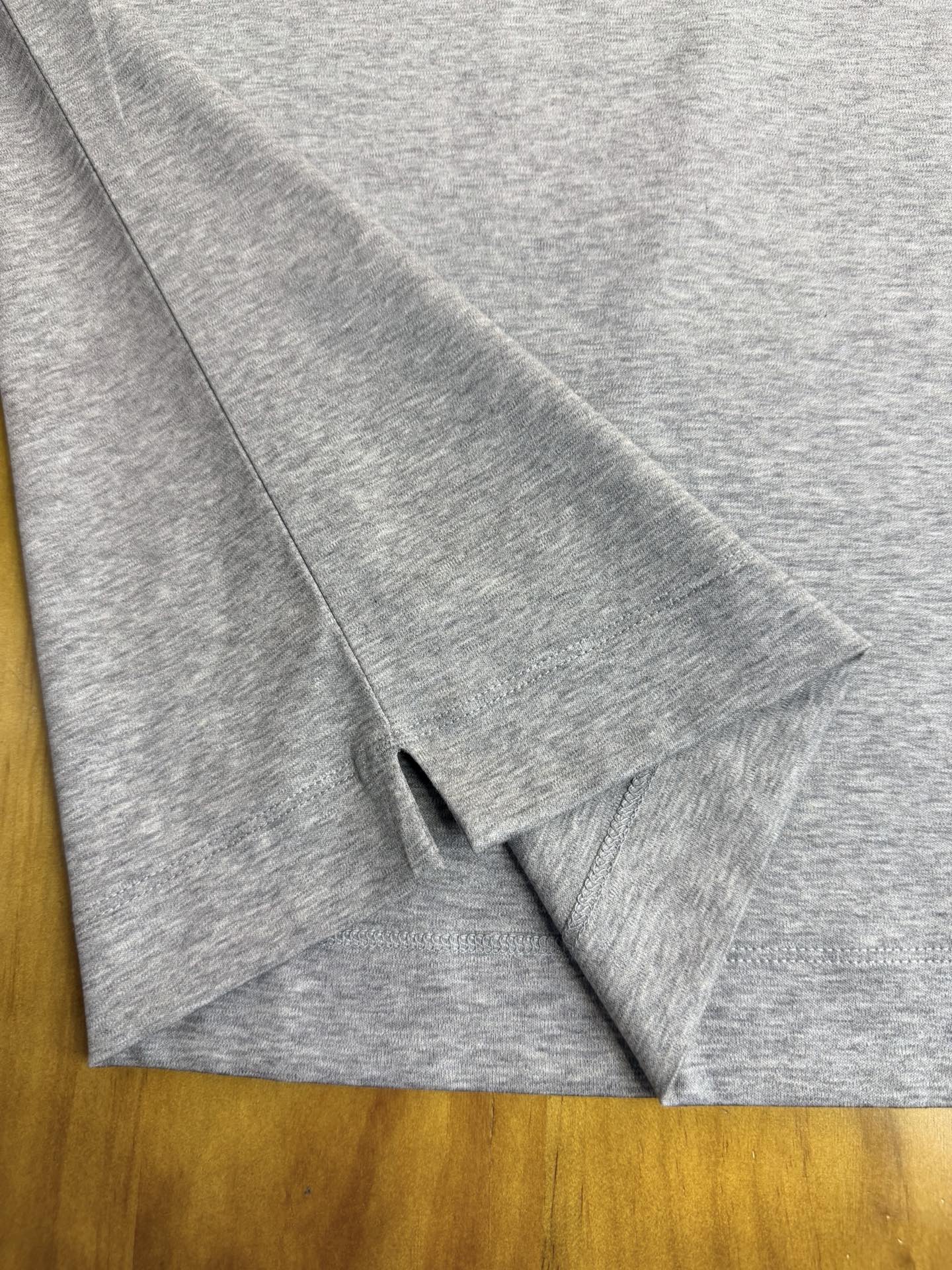 ZEGNA 杰尼亚2026新款男士标识短袖Polo衫，商务休闲翻领POLO恤.该款Polo衫采用桑蚕丝光