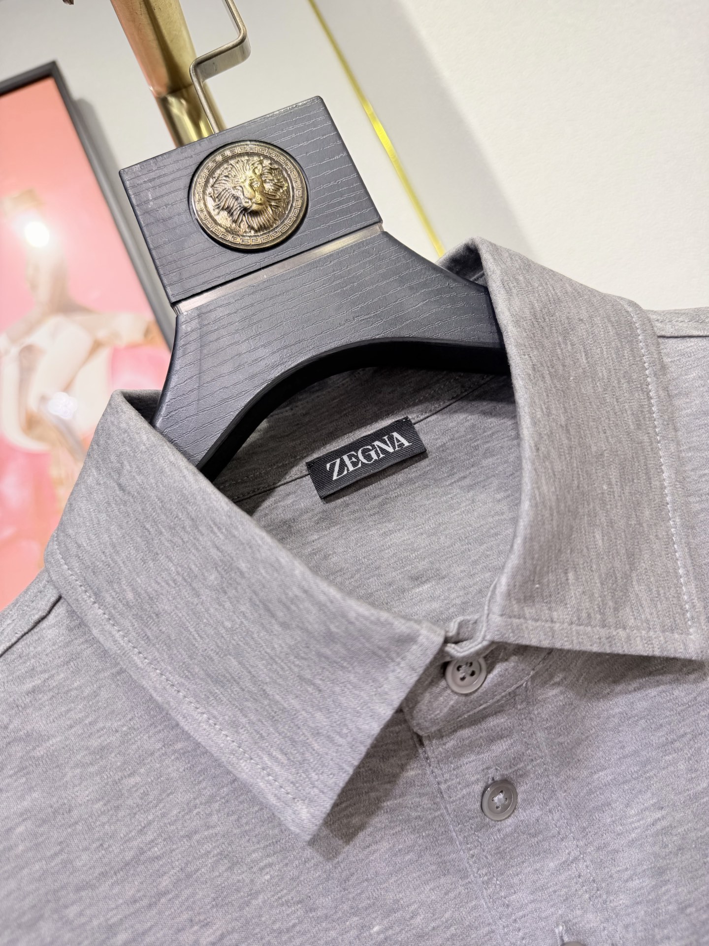 ZEGNA 杰尼亚2026新款男士标识短袖Polo衫，商务休闲翻领POLO恤.该款Polo衫采用桑蚕丝光