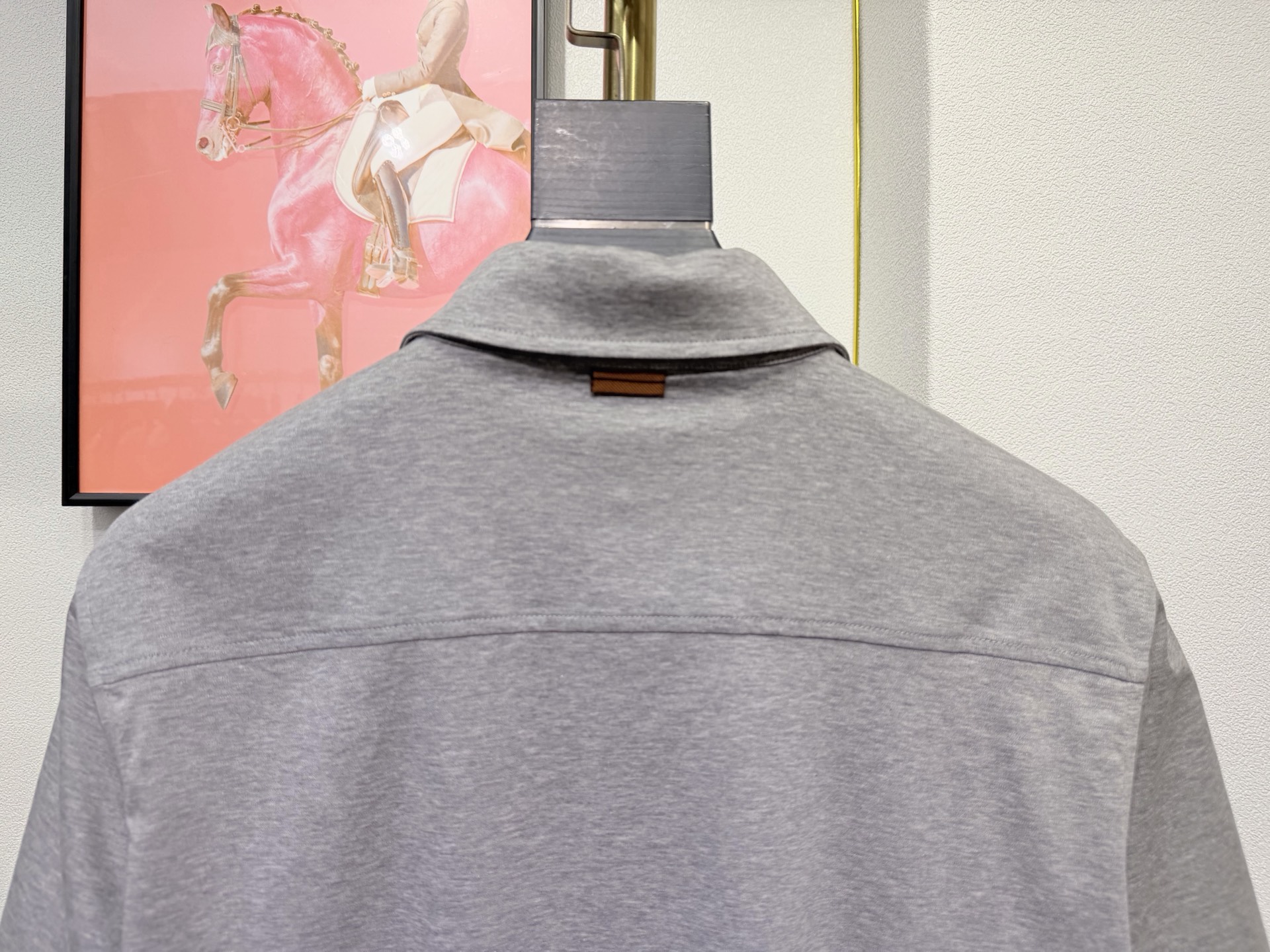 ZEGNA 杰尼亚2026新款男士标识短袖Polo衫，商务休闲翻领POLO恤.该款Polo衫采用桑蚕丝光