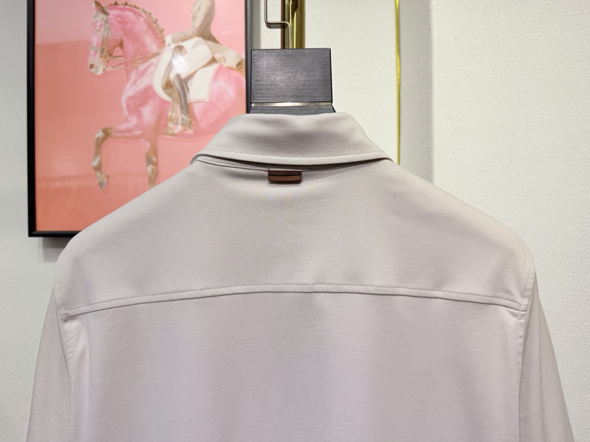 ZEGNA 杰尼亚2026新款男士标识短袖Polo衫，商务休闲翻领POLO恤.该款Polo衫采用桑蚕丝光