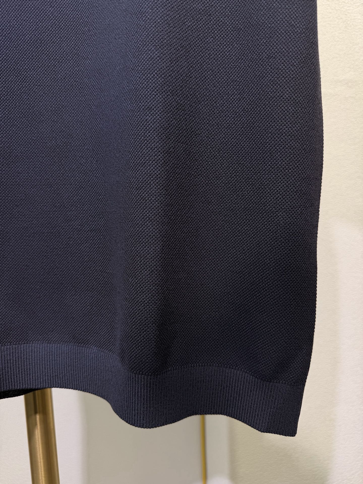 ZEGNA 杰尼亚2026新款男士标识短袖Polo衫，商务休闲翻领POLO恤.该款Polo衫采用丝光珠地