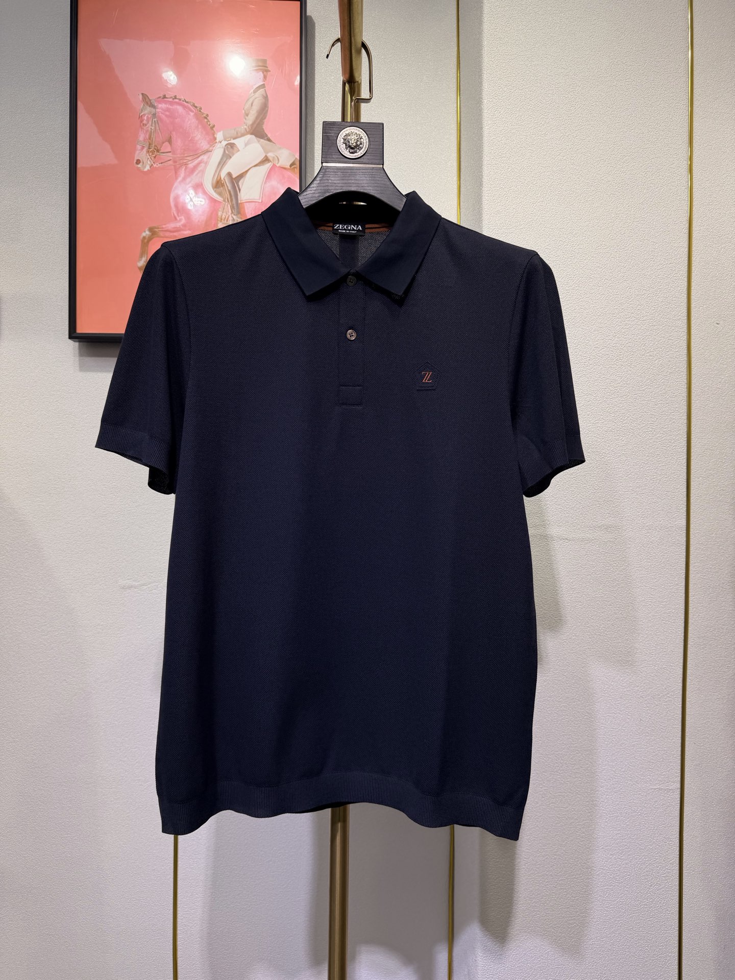 ZEGNA 杰尼亚2026新款男士标识短袖Polo衫，商务休闲翻领POLO恤.该款Polo衫采用丝光珠地