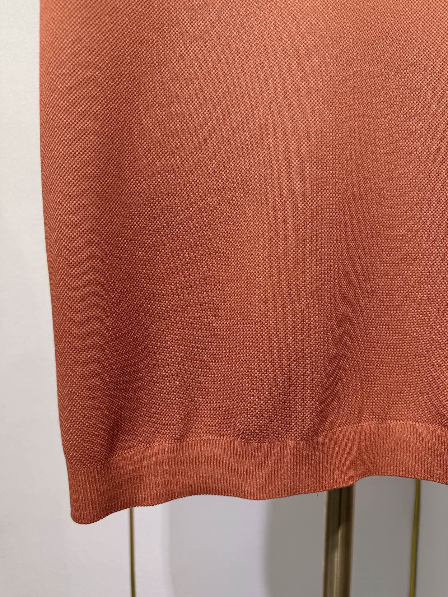 ZEGNA 杰尼亚2026新款男士标识短袖Polo衫，商务休闲翻领POLO恤.该款Polo衫采用丝光珠地