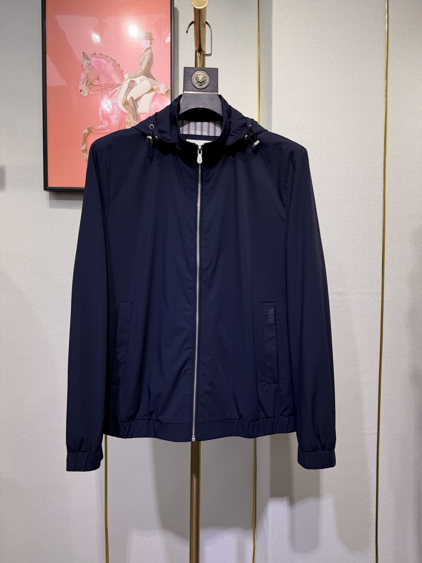 BC，2026新款春款休闲系列，时尚连帽夹克外套，帽子可拆卸．细节处尽显工艺足够高级，结构性剪裁的设计改