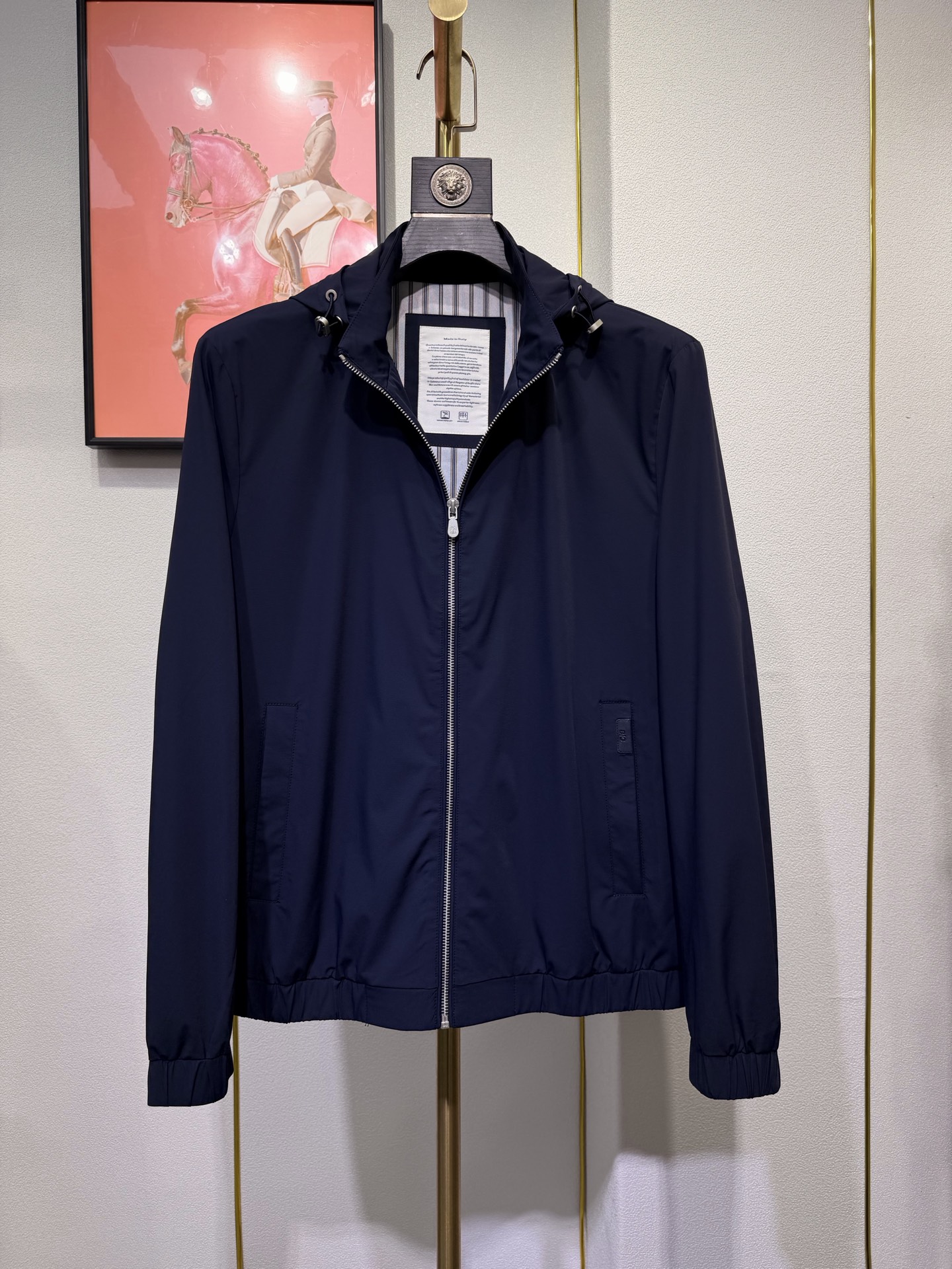 BC，2026新款春款休闲系列，时尚连帽夹克外套，帽子可拆卸．细节处尽显工艺足够高级，结构性剪裁的设计改