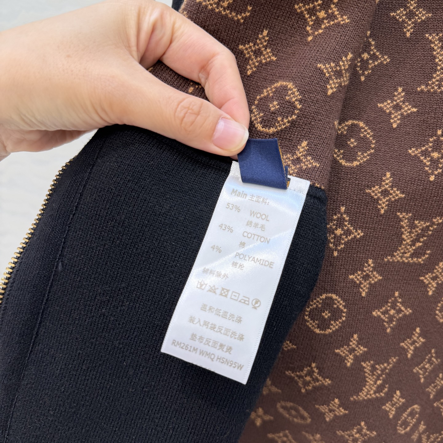 爆单推荐❤️ 原单品质，L秋冬新品！美式学院风复古穿搭！两面可穿设计连帽外套！原版MONOGRAM嵌织图