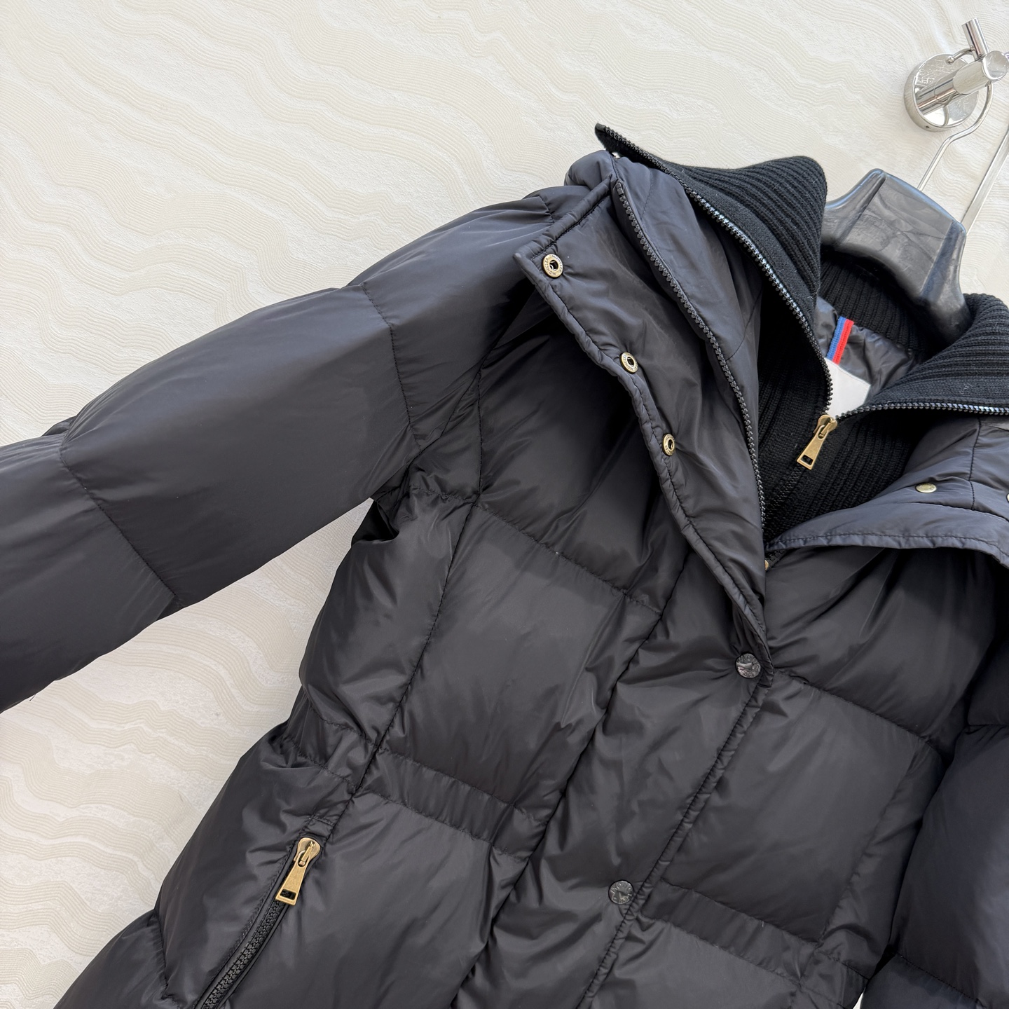 高端原单品质！❤️MO羽绒服！行走的棉被。假两件设计超长连帽羽绒服！定制五金配件所有细节处理全面到位 ！