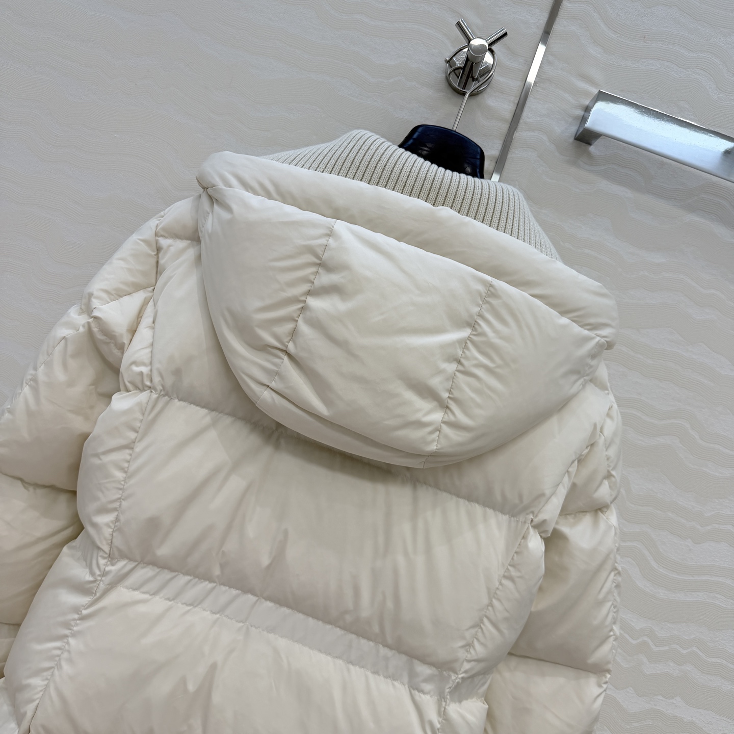 高端原单品质！❤️MO羽绒服！行走的棉被。假两件设计超长连帽羽绒服！定制五金配件所有细节处理全面到位 ！