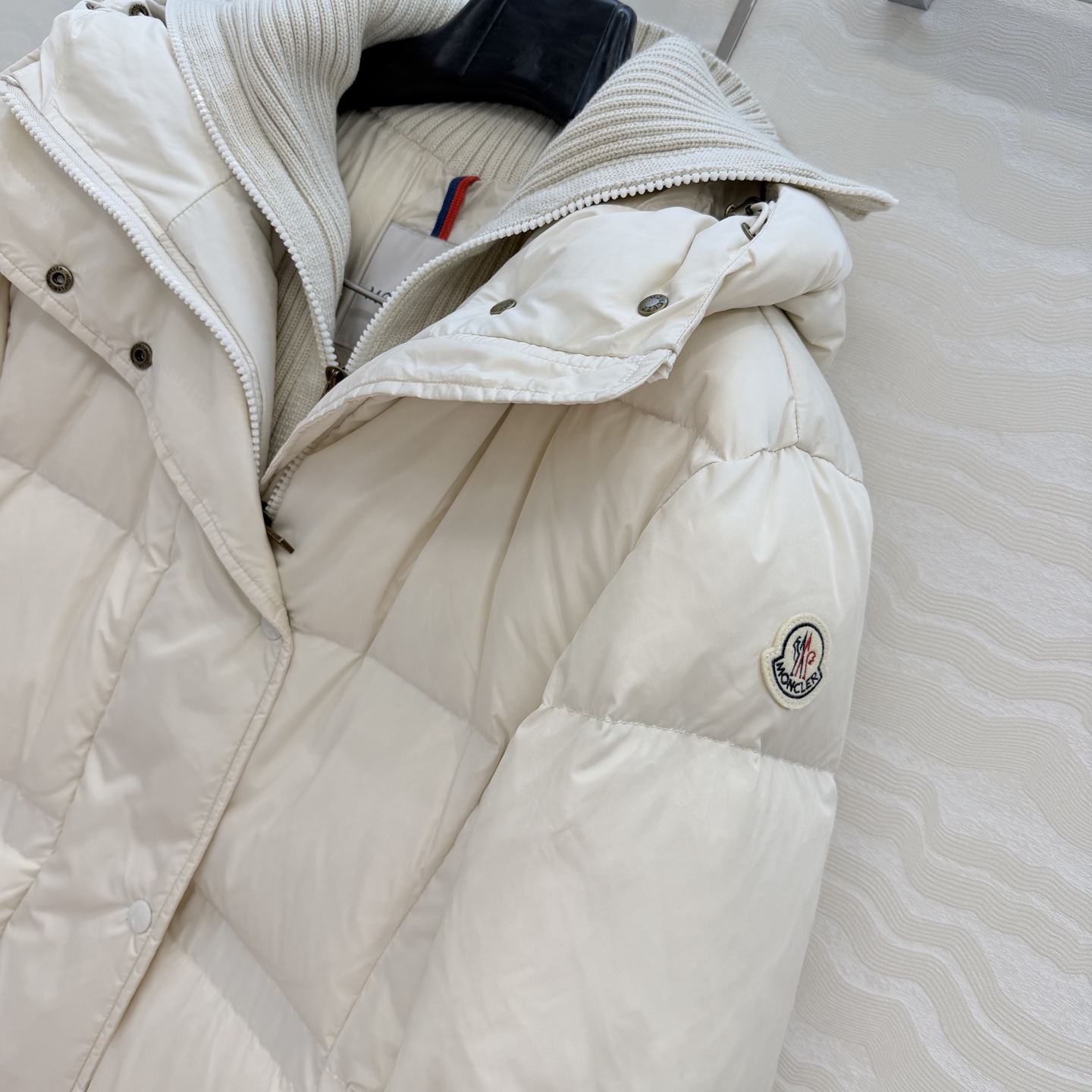 高端原单品质！❤️MO羽绒服！行走的棉被。假两件设计超长连帽羽绒服！定制五金配件所有细节处理全面到位 ！