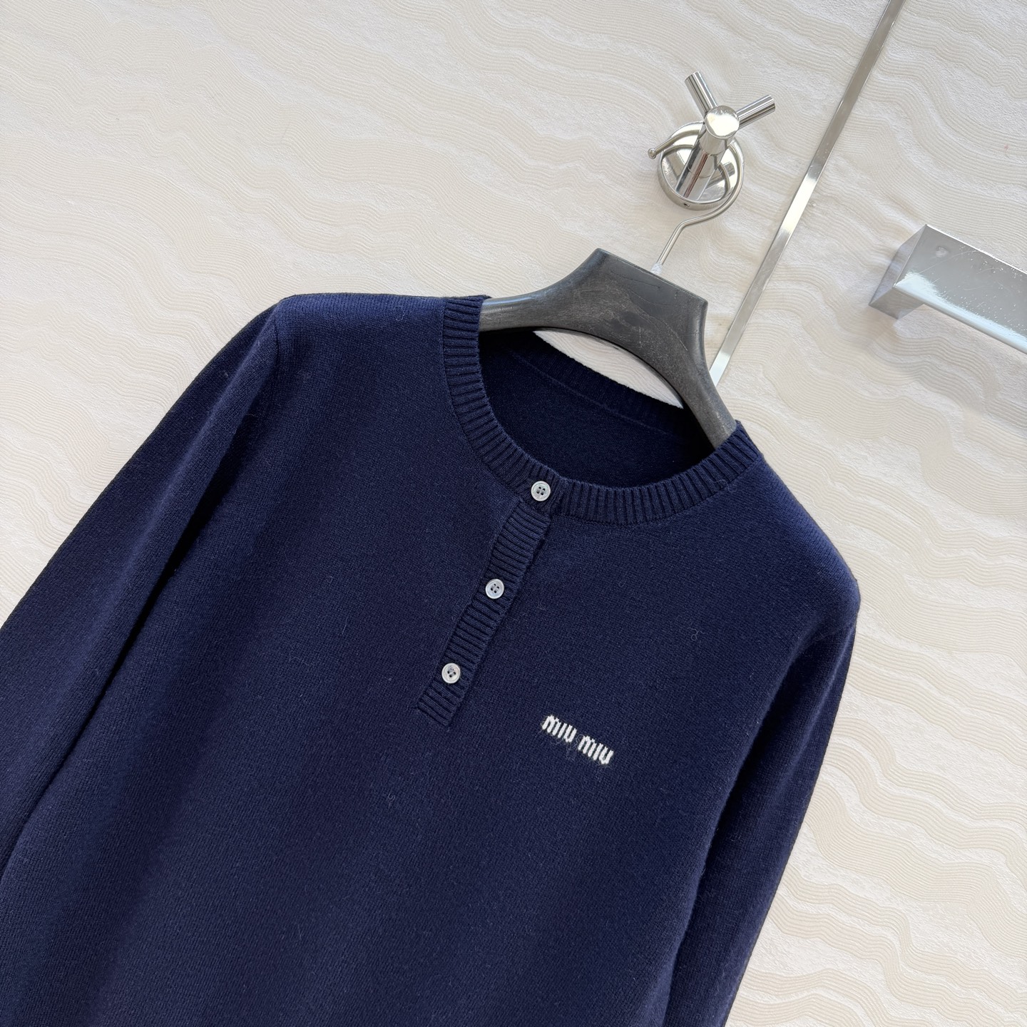 爆单推荐❤️原单品质miu系少女穿搭，亨利领羊绒小上衣！格蕾系色系！进口羊绒纱线软糯细腻！气质少女风减龄