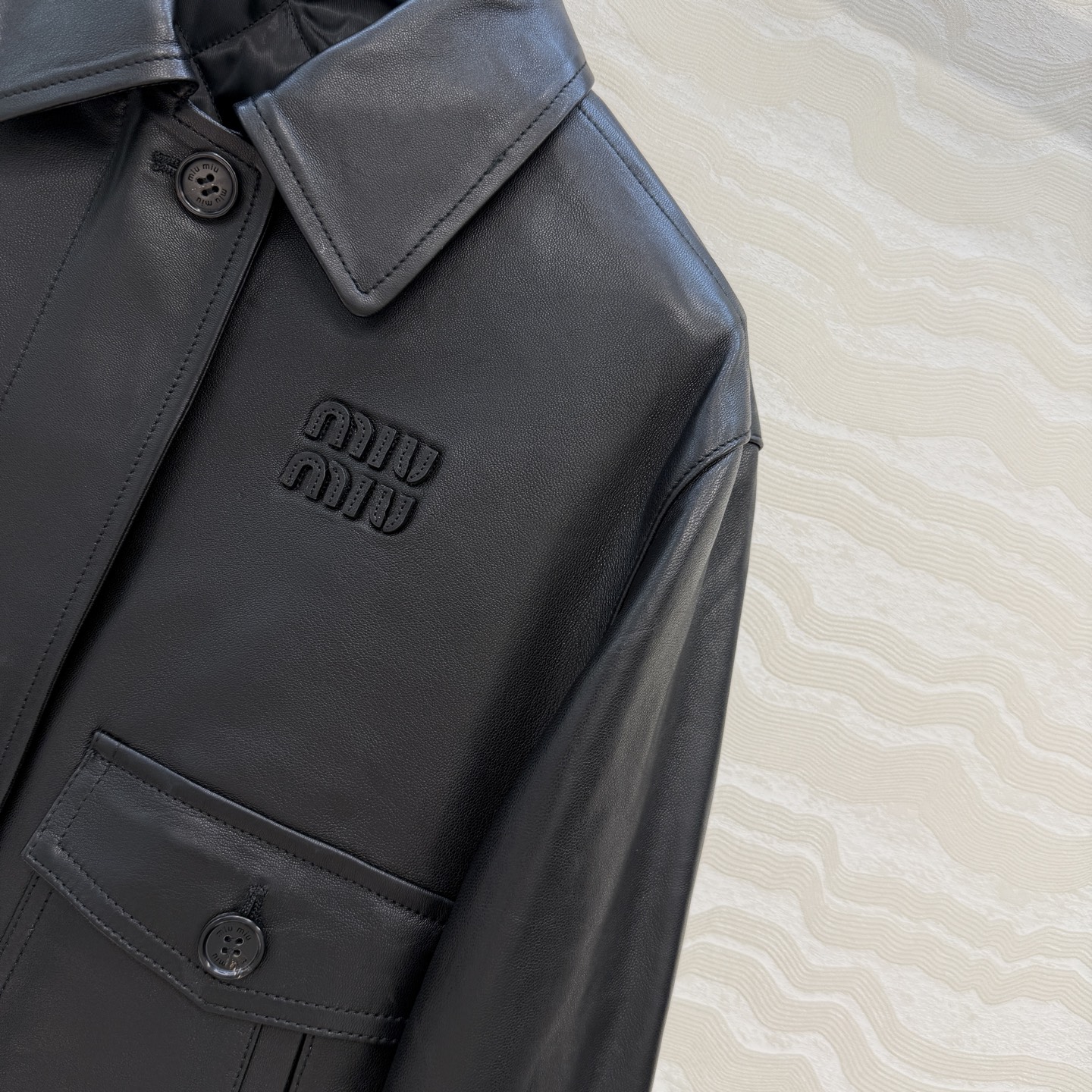 高端原单品质❤️miu系少女穿搭！复古绵羊皮棉服夹克小外套！原版定制顶级进口100%小羊皮！皮质肉感厚实