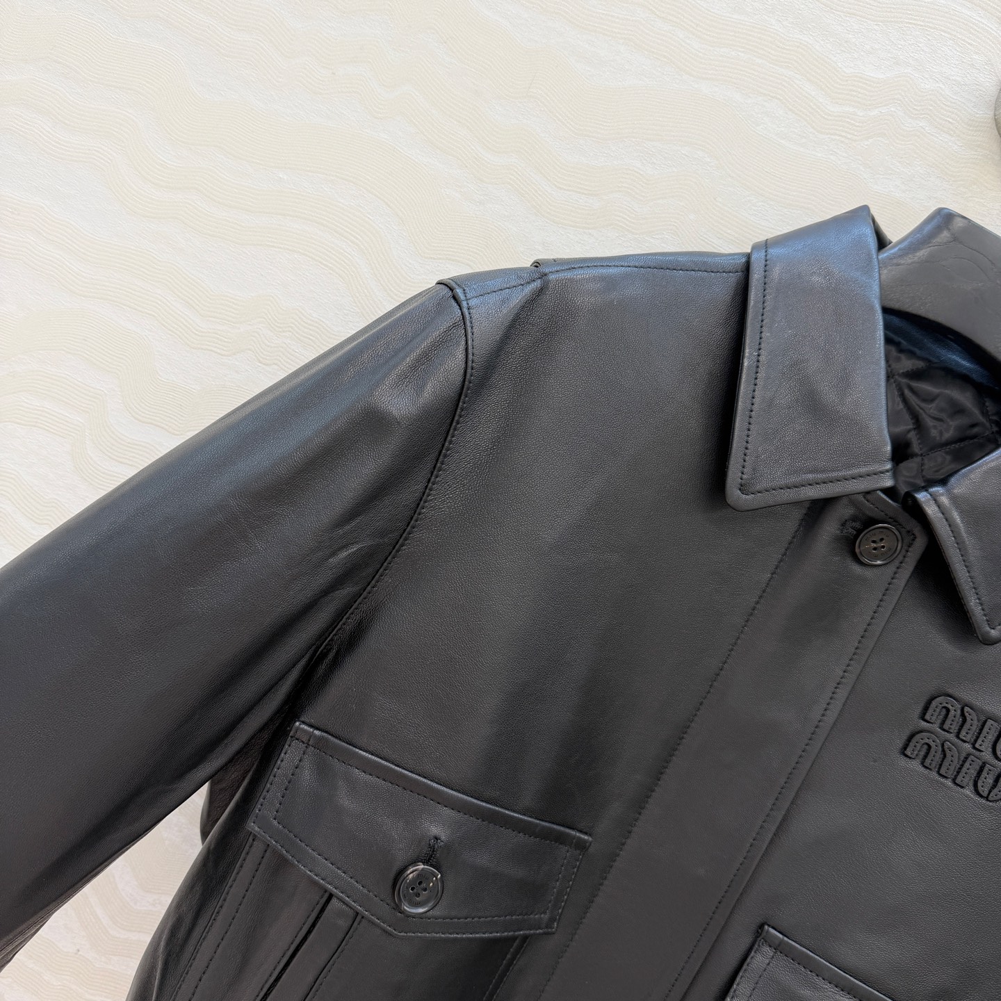 高端原单品质❤️miu系少女穿搭！复古绵羊皮棉服夹克小外套！原版定制顶级进口100%小羊皮！皮质肉感厚实