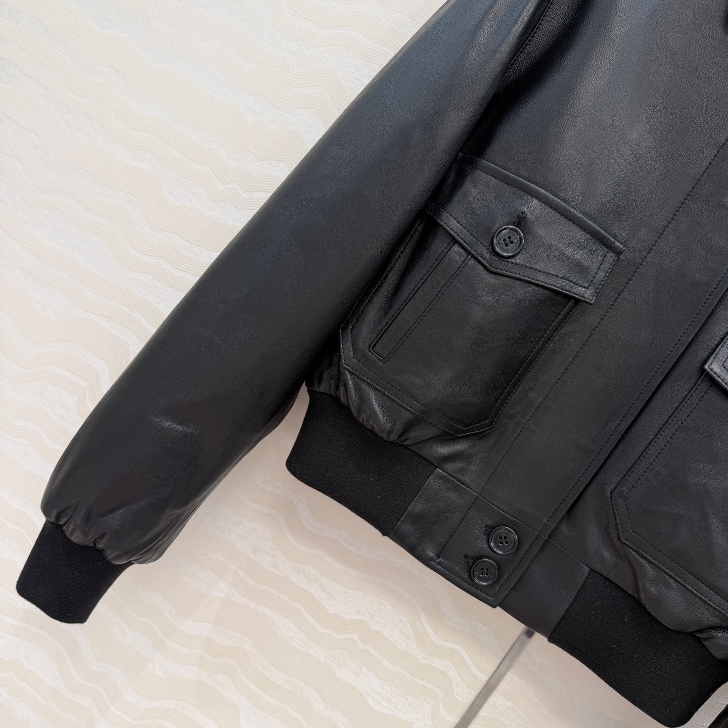 高端原单品质❤️miu系少女穿搭！复古绵羊皮棉服夹克小外套！原版定制顶级进口100%小羊皮！皮质肉感厚实