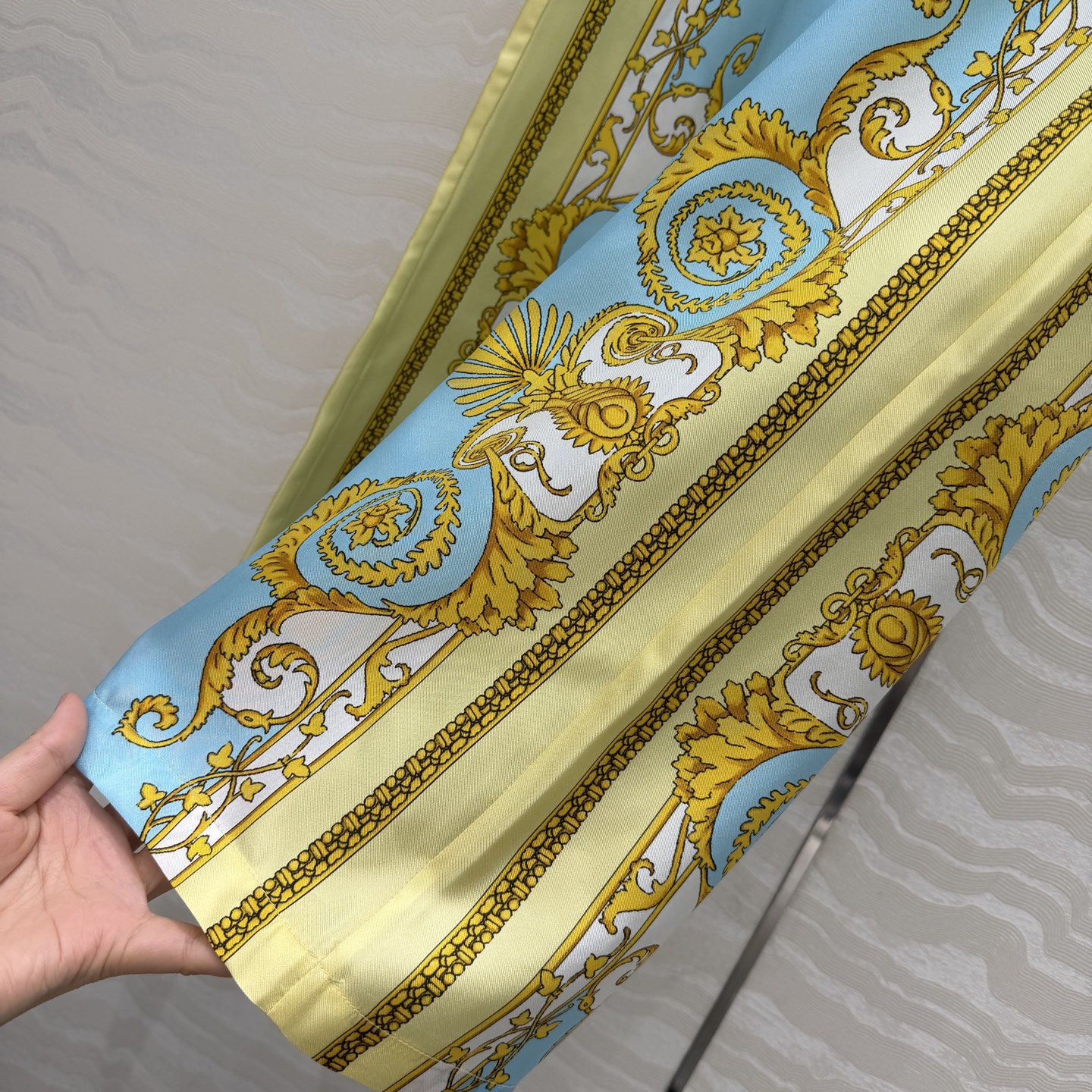 爆单推荐❤️原单品质，地中海度假风。巴洛克定位印花真丝直筒裤。100%真丝斜纹绸！原版定位印花图案，经典