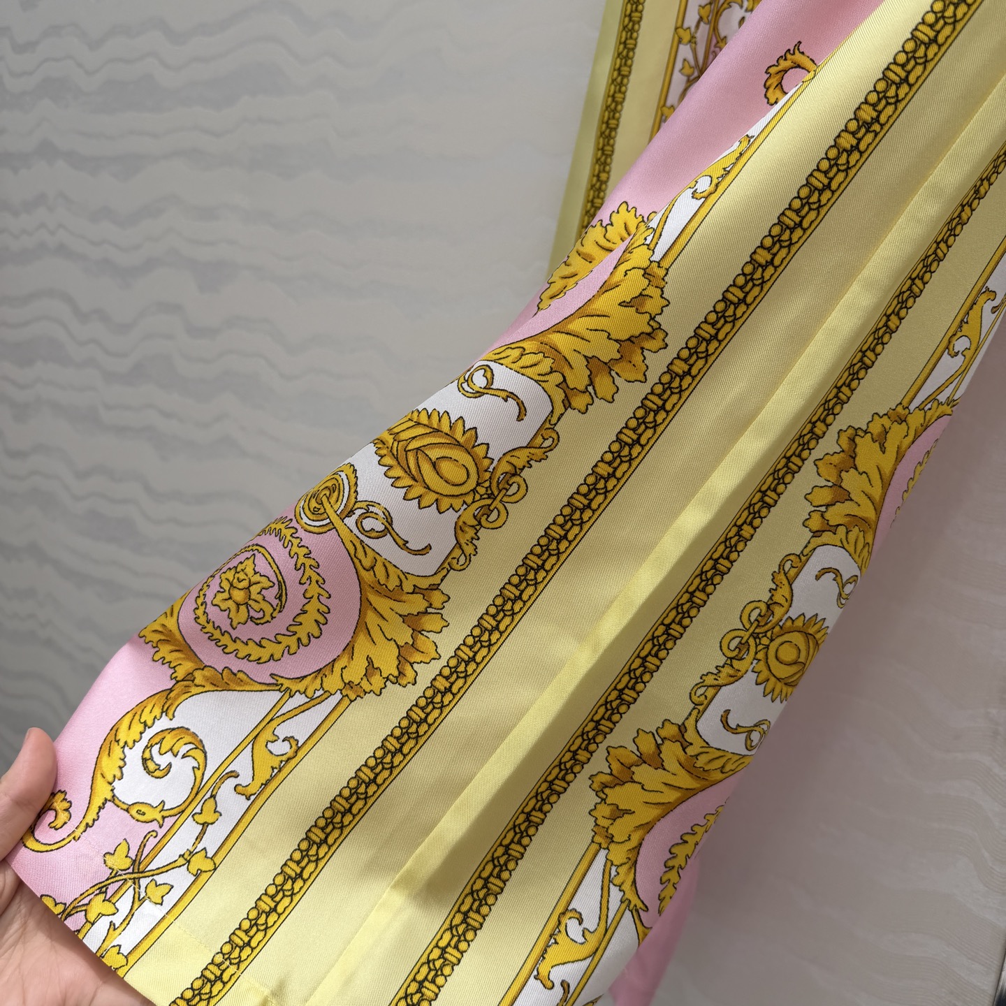 爆单推荐❤️原单品质，地中海度假风。巴洛克定位印花真丝直筒裤。100%真丝斜纹绸！原版定位印花图案，经典