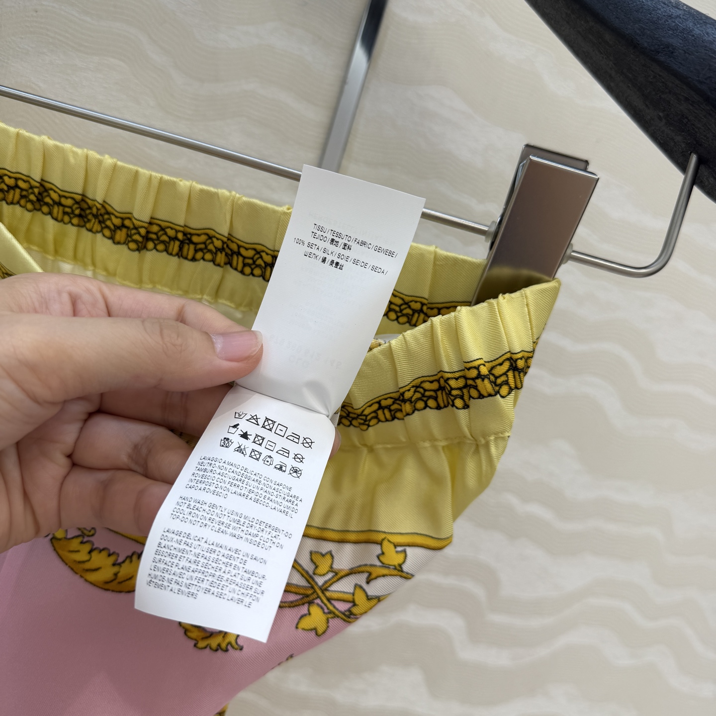 爆单推荐❤️原单品质，地中海度假风。巴洛克定位印花真丝直筒裤。100%真丝斜纹绸！原版定位印花图案，经典