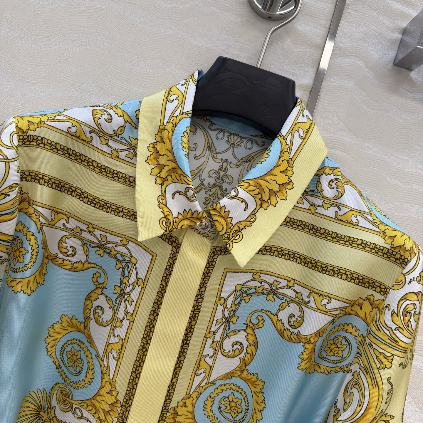 爆单推荐❤️原单品质，地中海度假风。巴洛克定位印花真丝连衣裙。100%真丝斜纹绸！美杜莎金属扣超美！原版