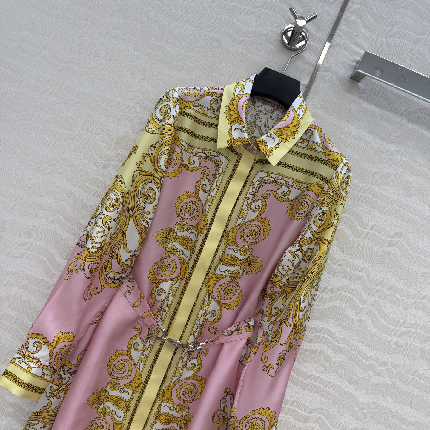 爆单推荐❤️原单品质，地中海度假风。巴洛克定位印花真丝连衣裙。100%真丝斜纹绸！美杜莎金属扣超美！原版