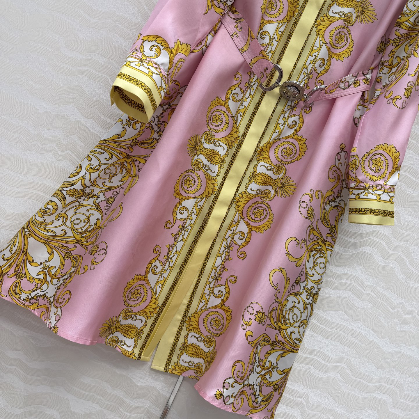 爆单推荐❤️原单品质，地中海度假风。巴洛克定位印花真丝连衣裙。100%真丝斜纹绸！美杜莎金属扣超美！原版