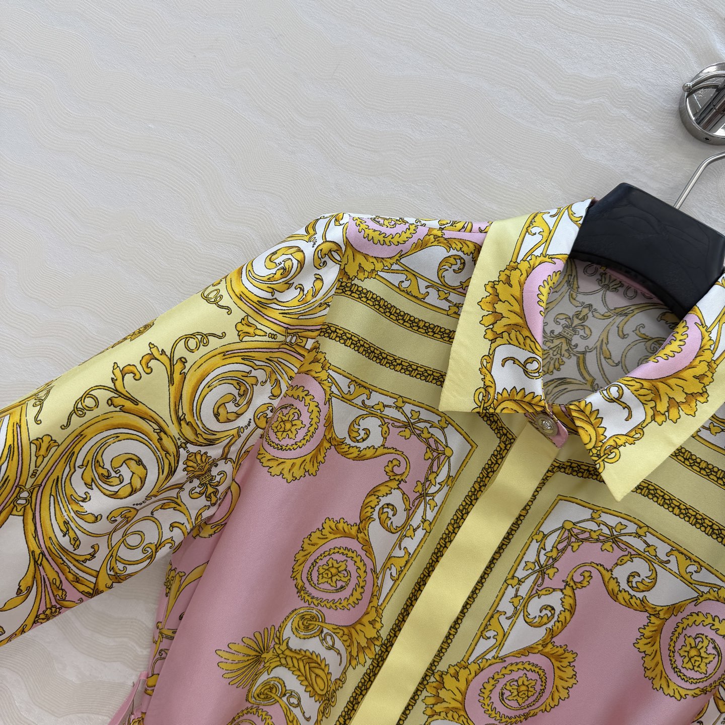 爆单推荐❤️原单品质，地中海度假风。巴洛克定位印花真丝连衣裙。100%真丝斜纹绸！美杜莎金属扣超美！原版