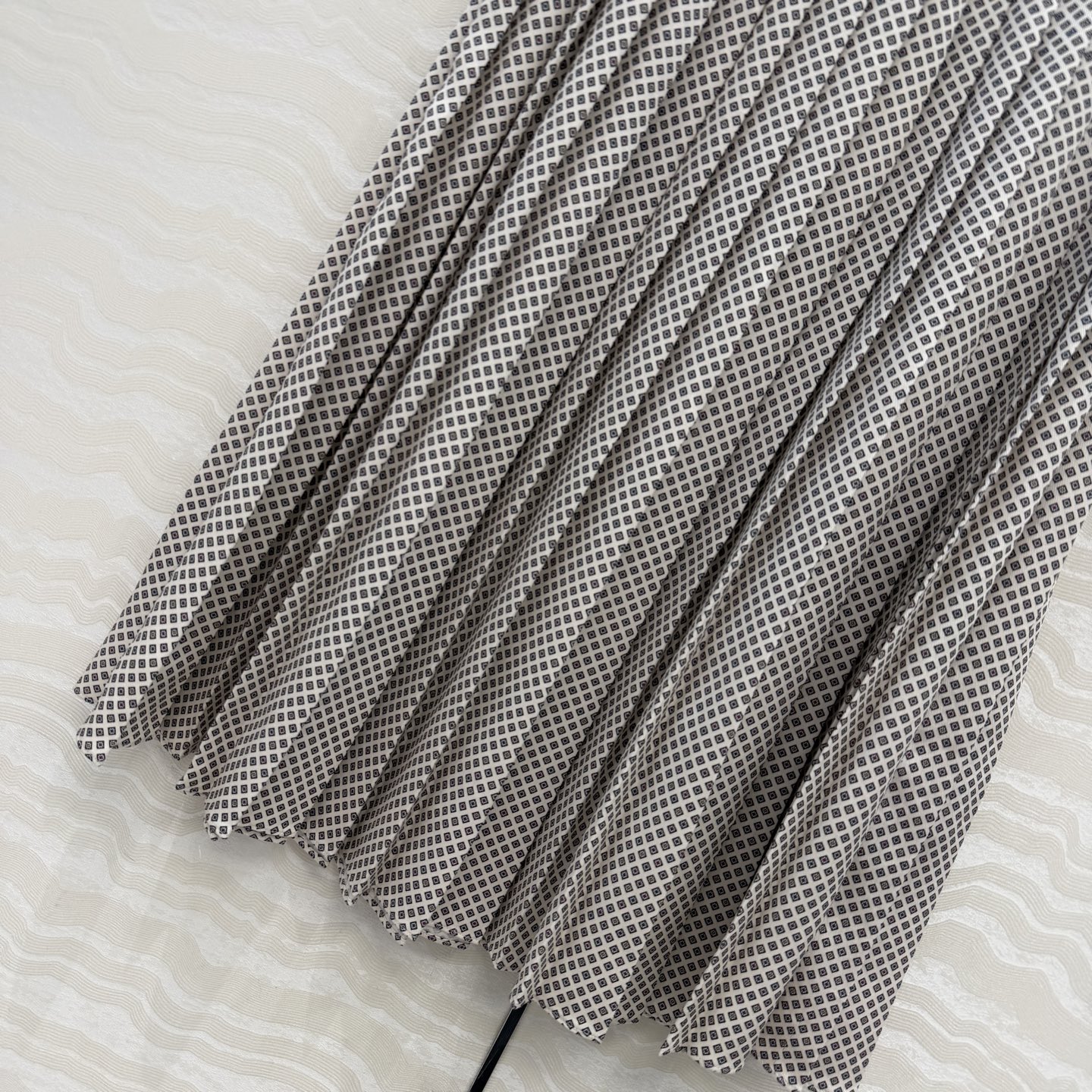 原单品质❤️lP🆕高智感穿搭！南法风情氛围感格纹元素印花压褶工艺长半裙！进口面料质感轻盈舒适。重工定位裙