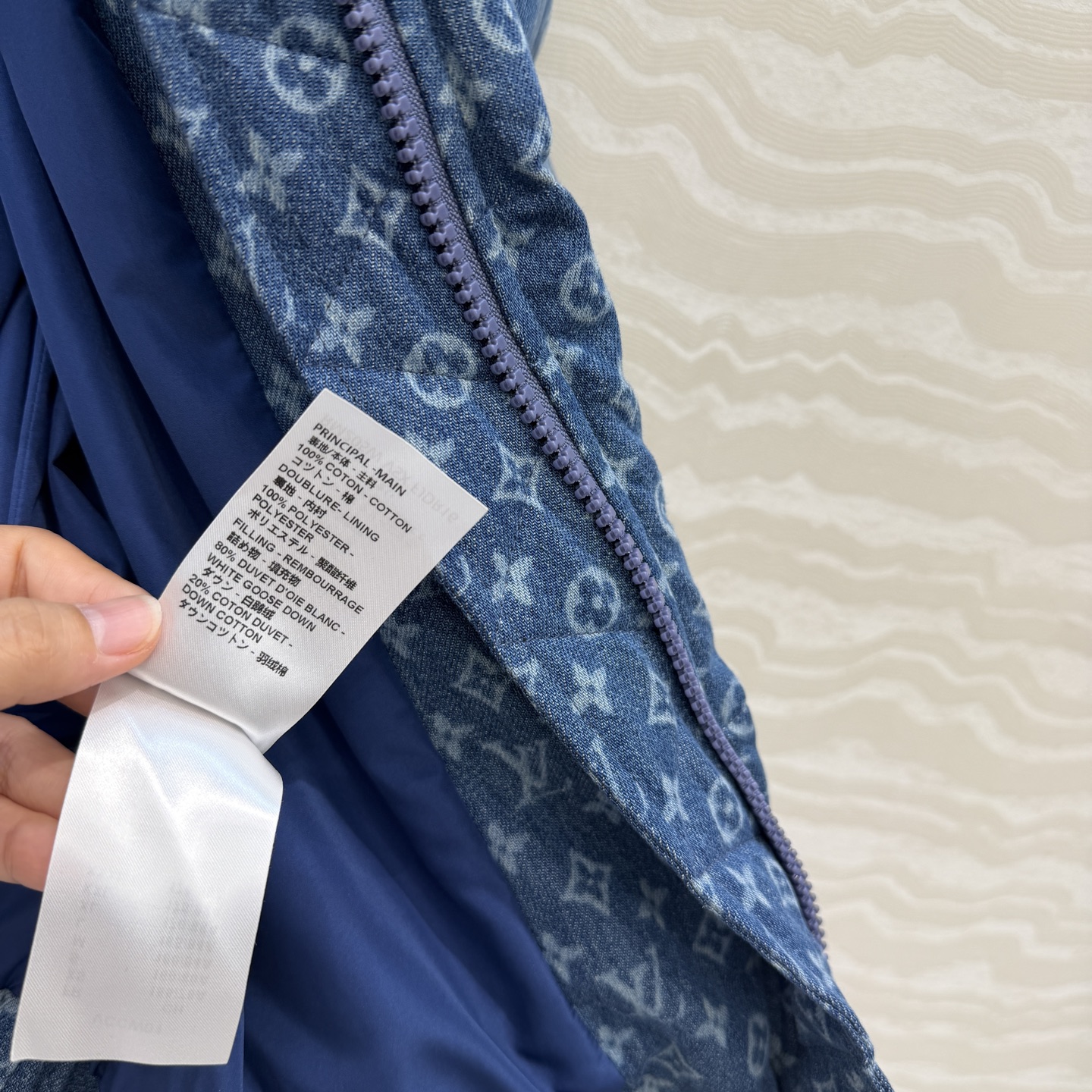 高端原单品质❤️爆单推荐L新品滑雪系列，MONOGRAM丹宁牛仔老花立领羽绒服外套！定制洗水牛仔面料软糯